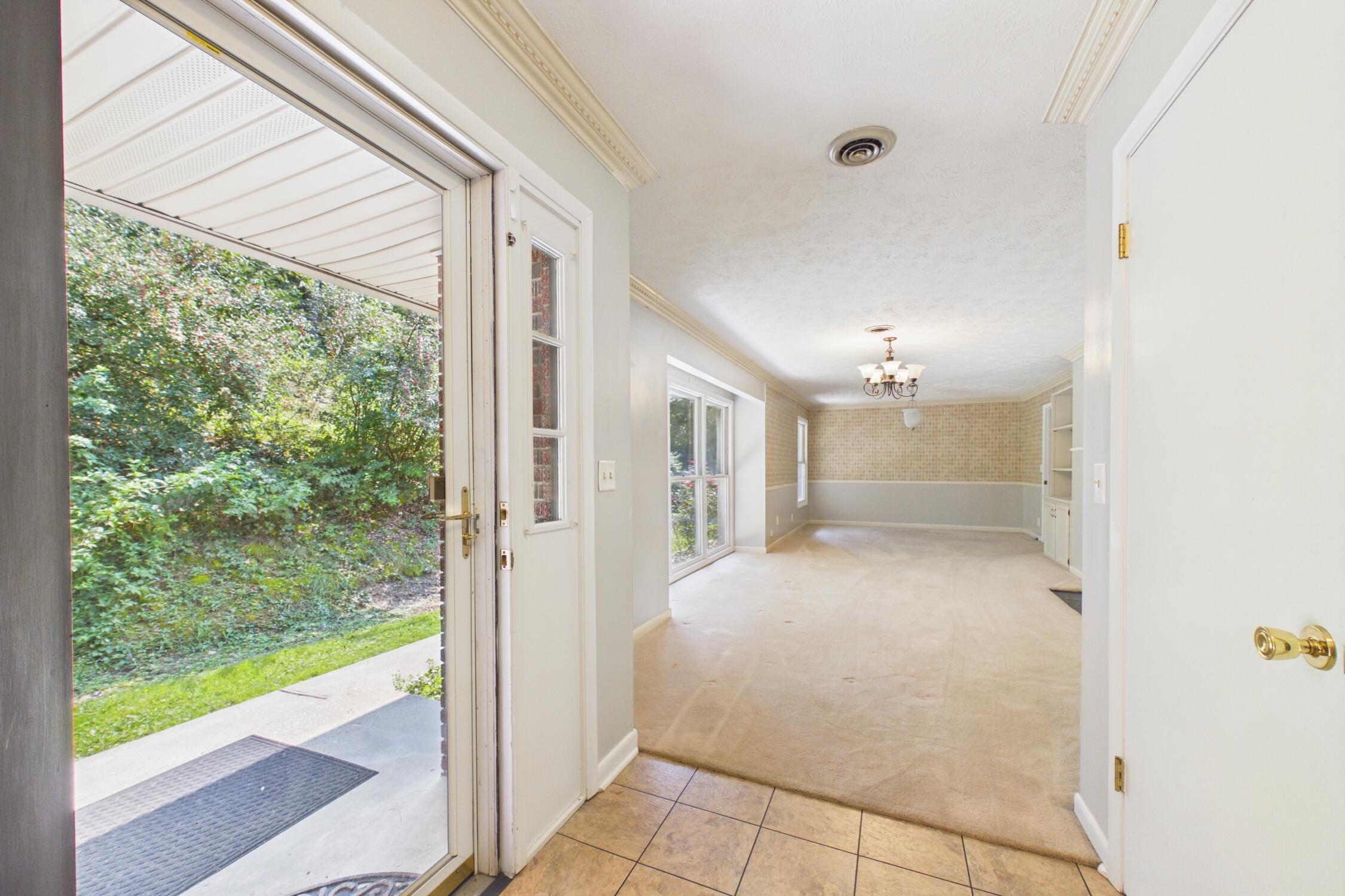 68 Clay Drive Property Photo 3