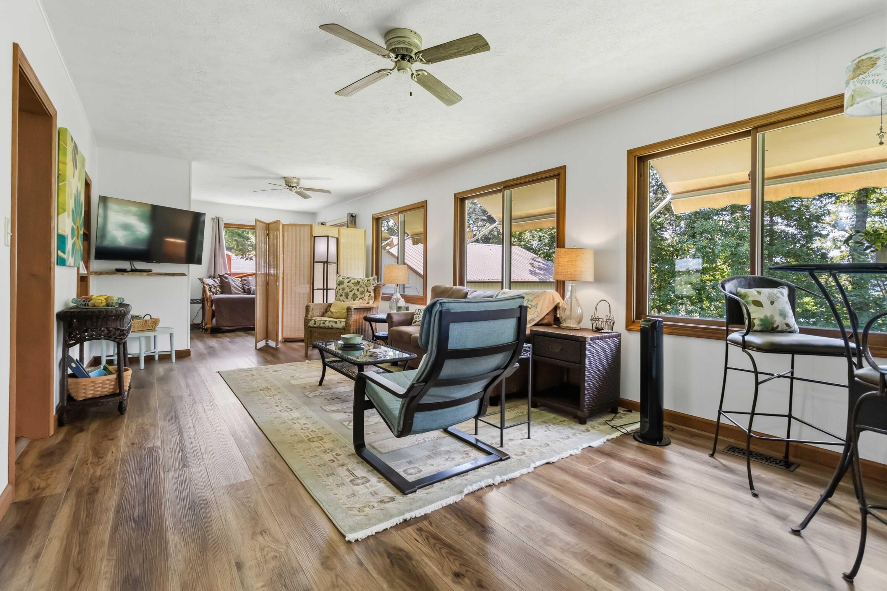 75 Lakeshore Drive Property Photo 14