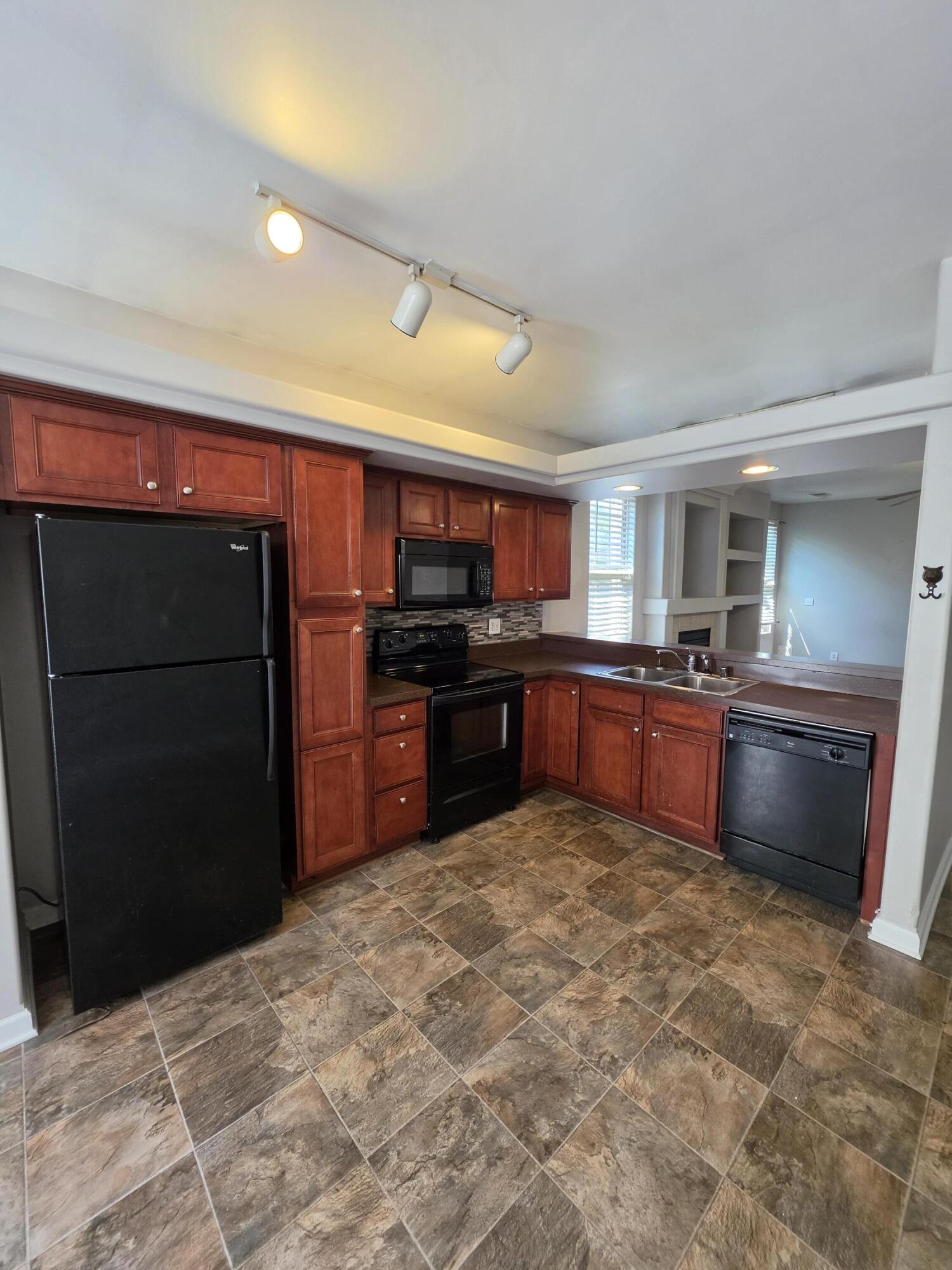 620 Green Valley Drive Property Photo 3