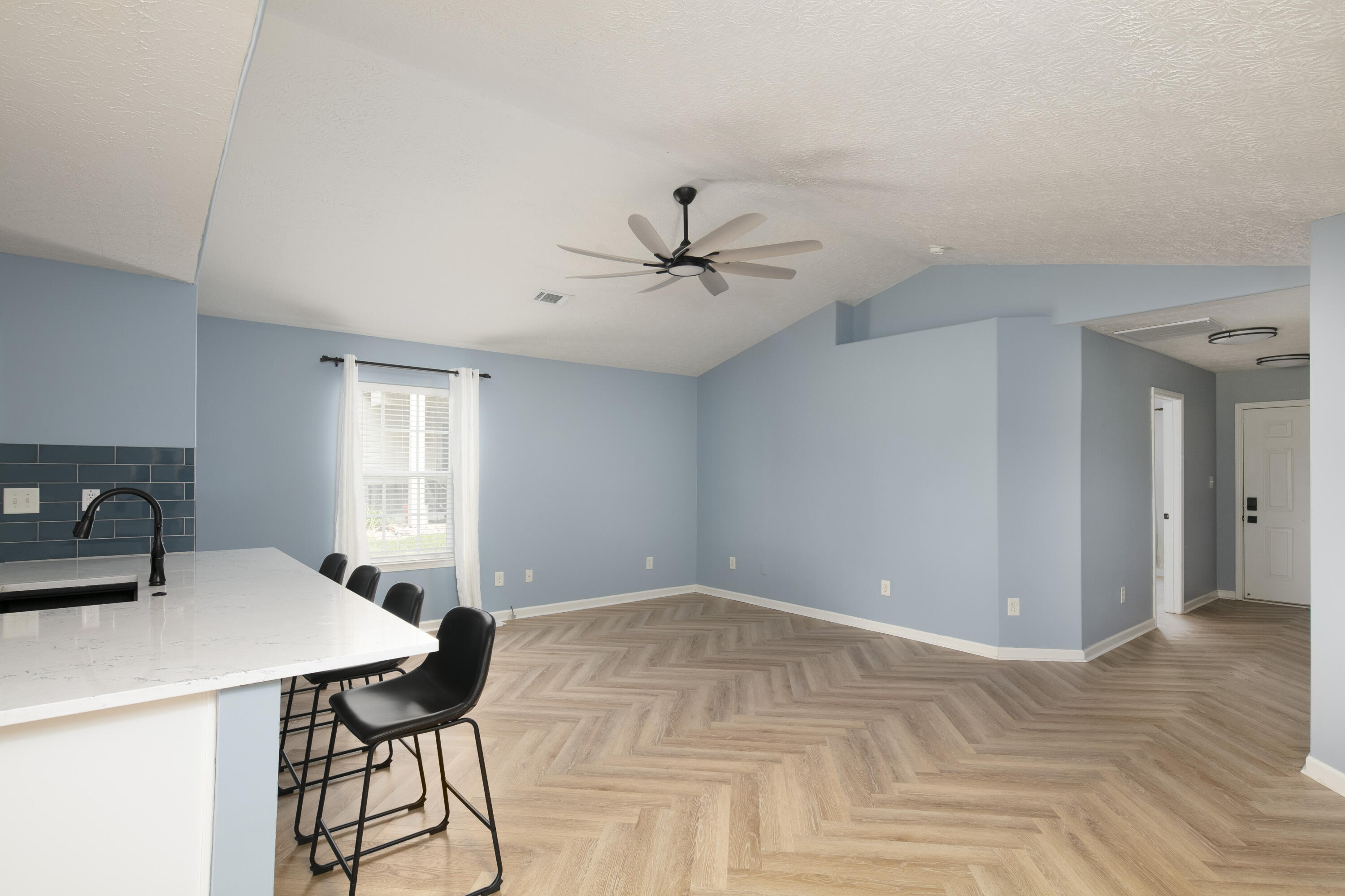 1056 Winding Oak Trail Property Photo 6