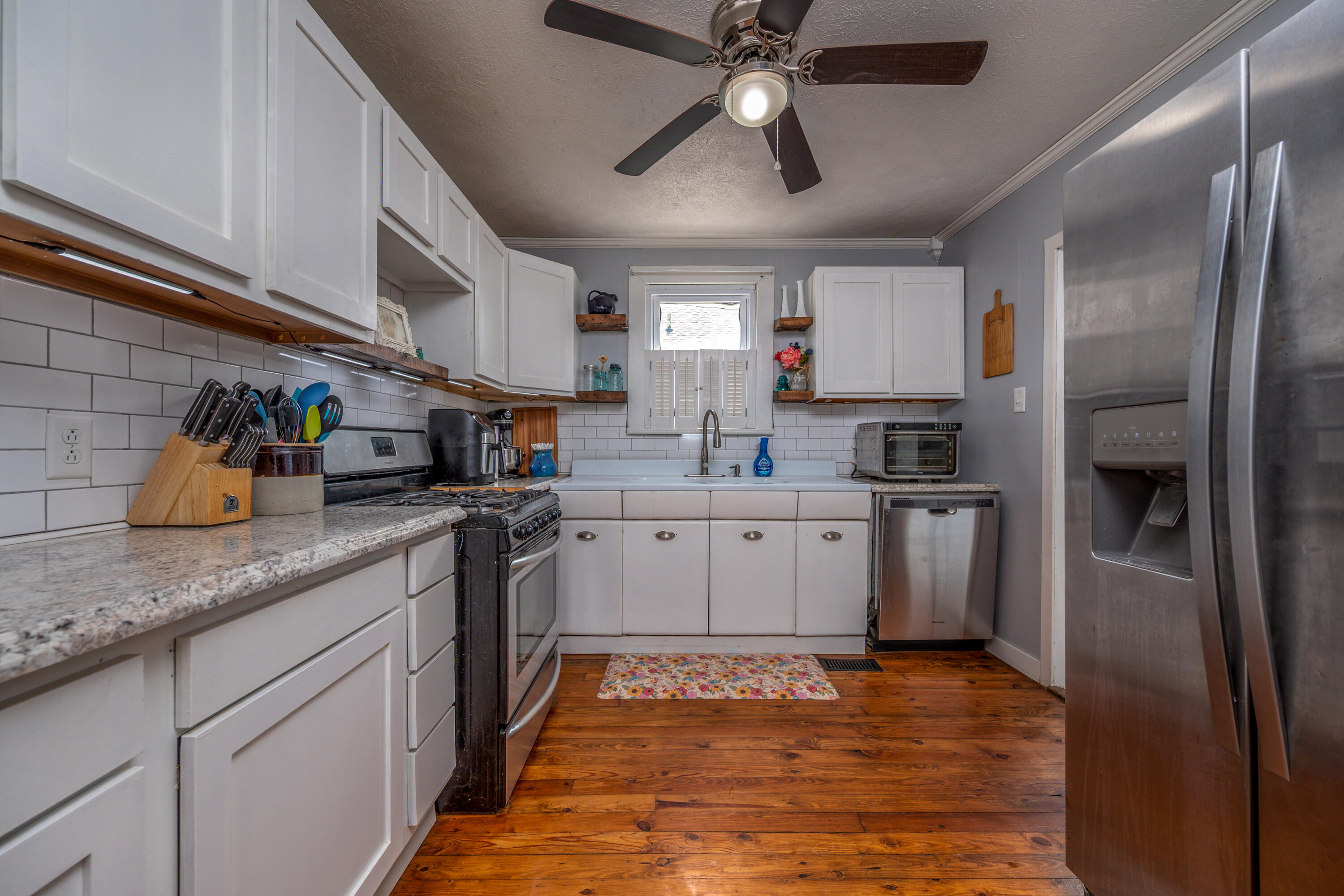 127 Bath Avenue Property Photo 9