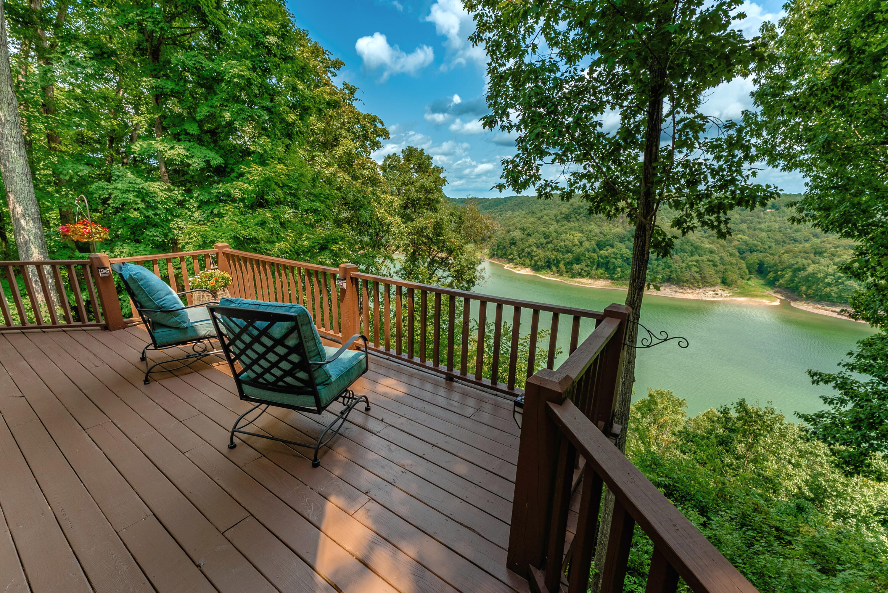 1355 Cliffside Drive Property Photo 1