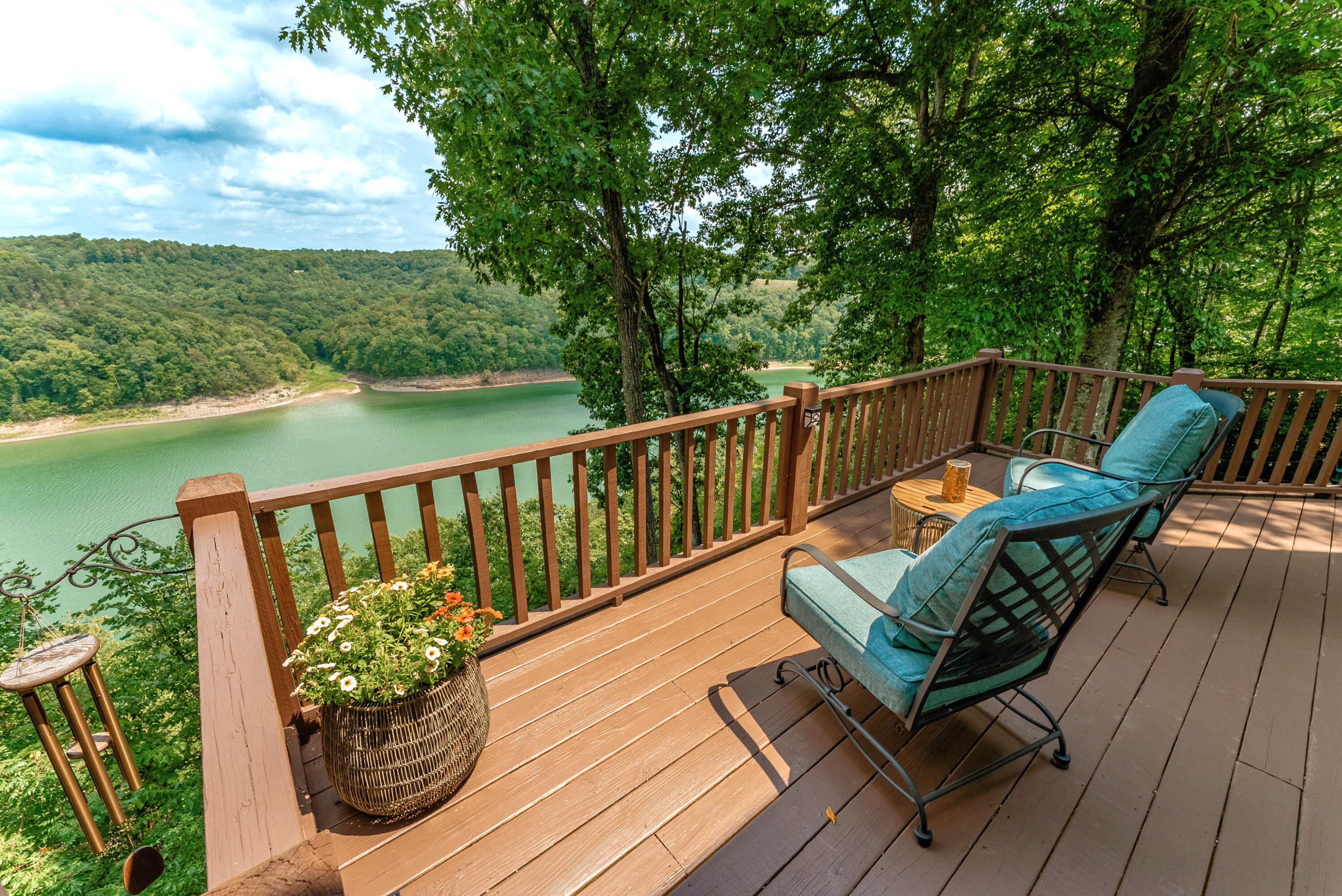 1355 Cliffside Drive Property Photo 7