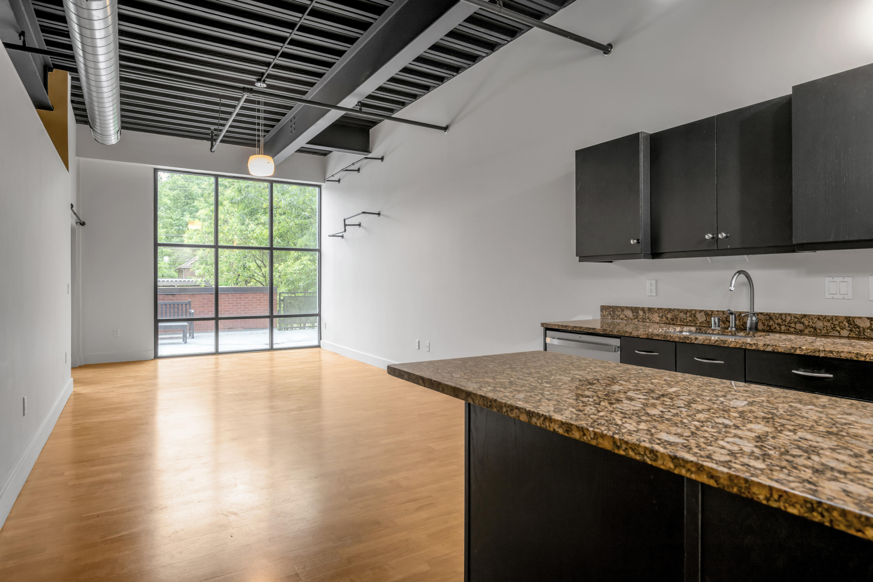 350 E Short Street 211 Property Photo 6