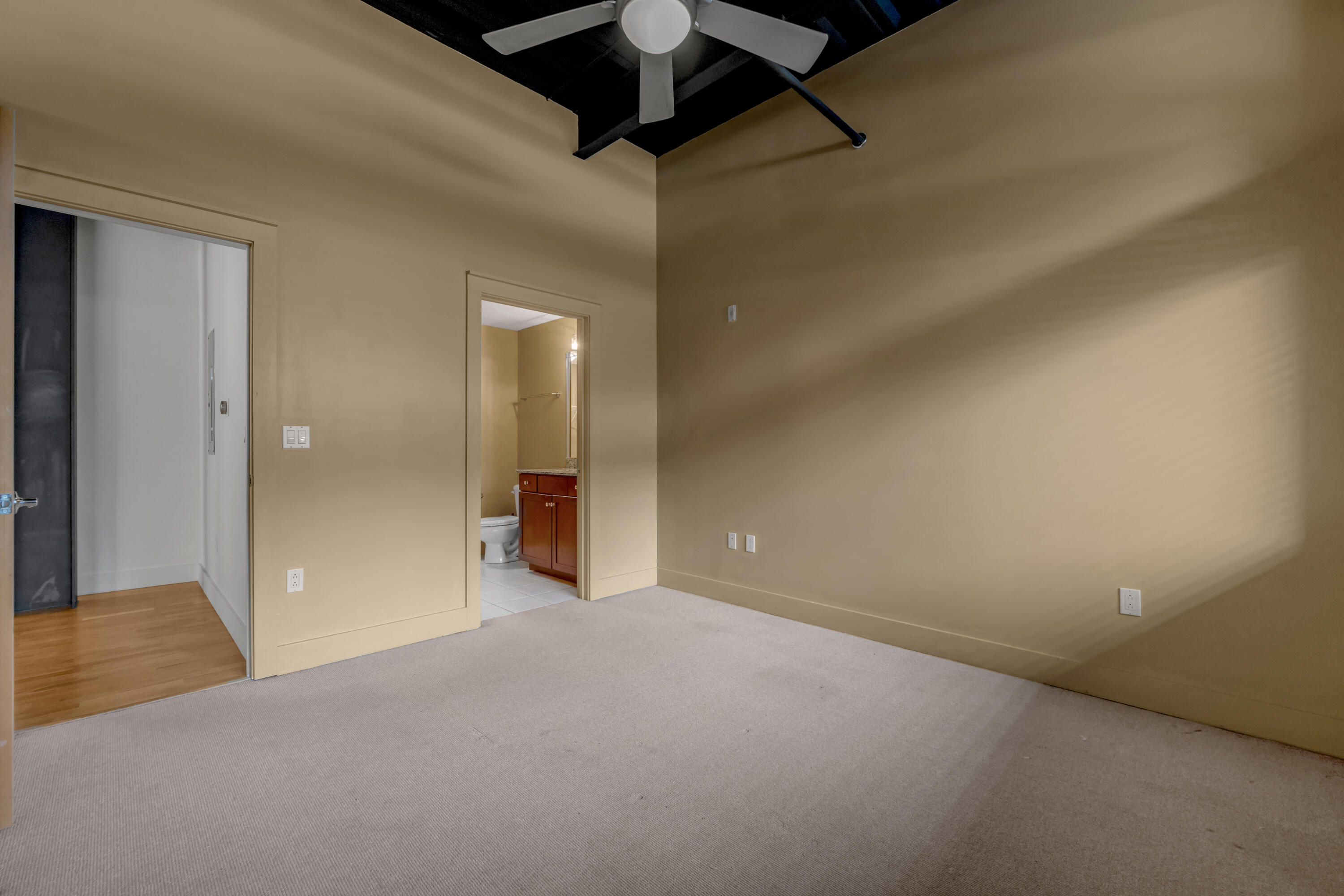 350 E Short Street 211 Property Photo 14