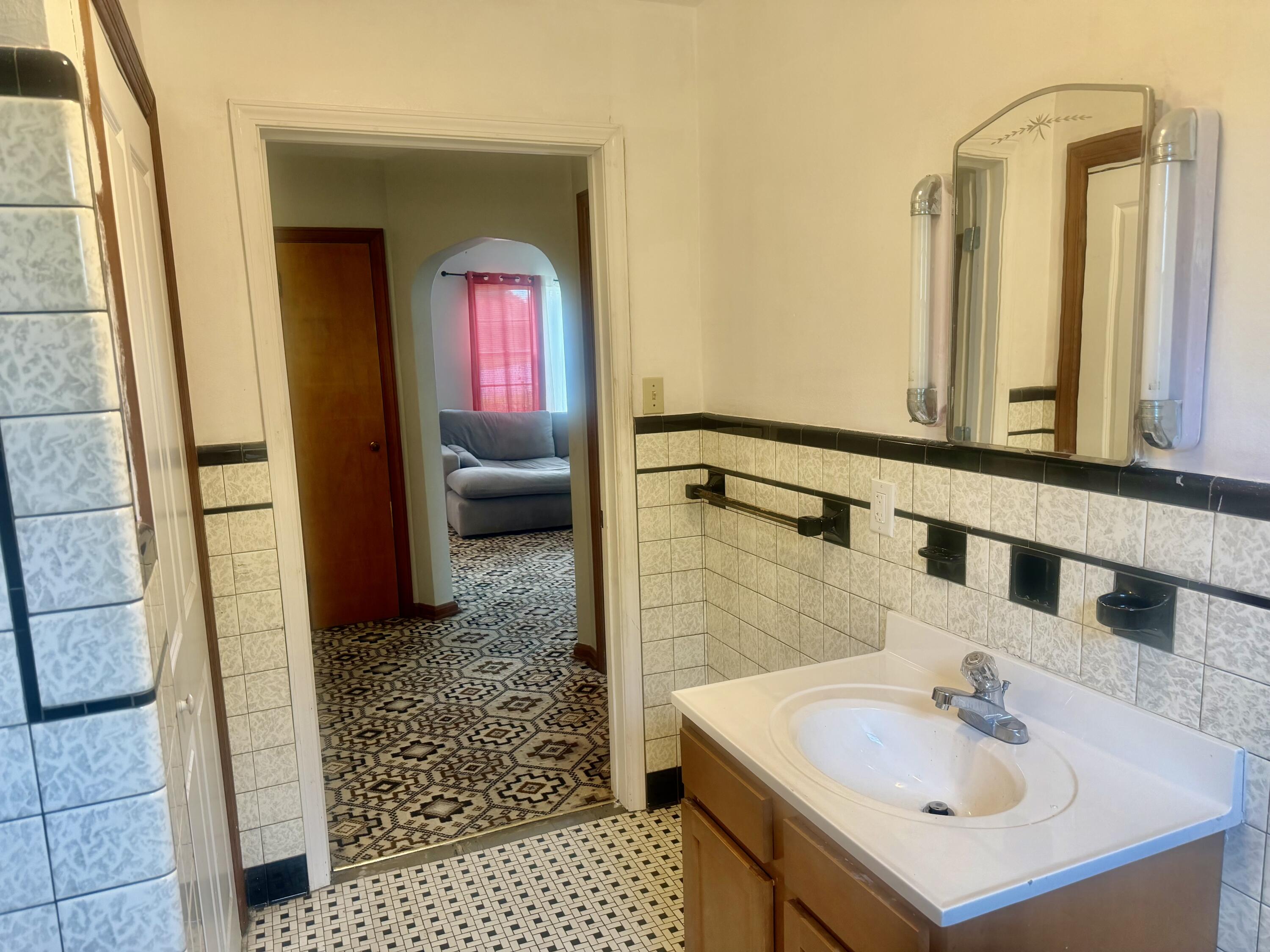 108 Tarter Avenue Property Photo 29