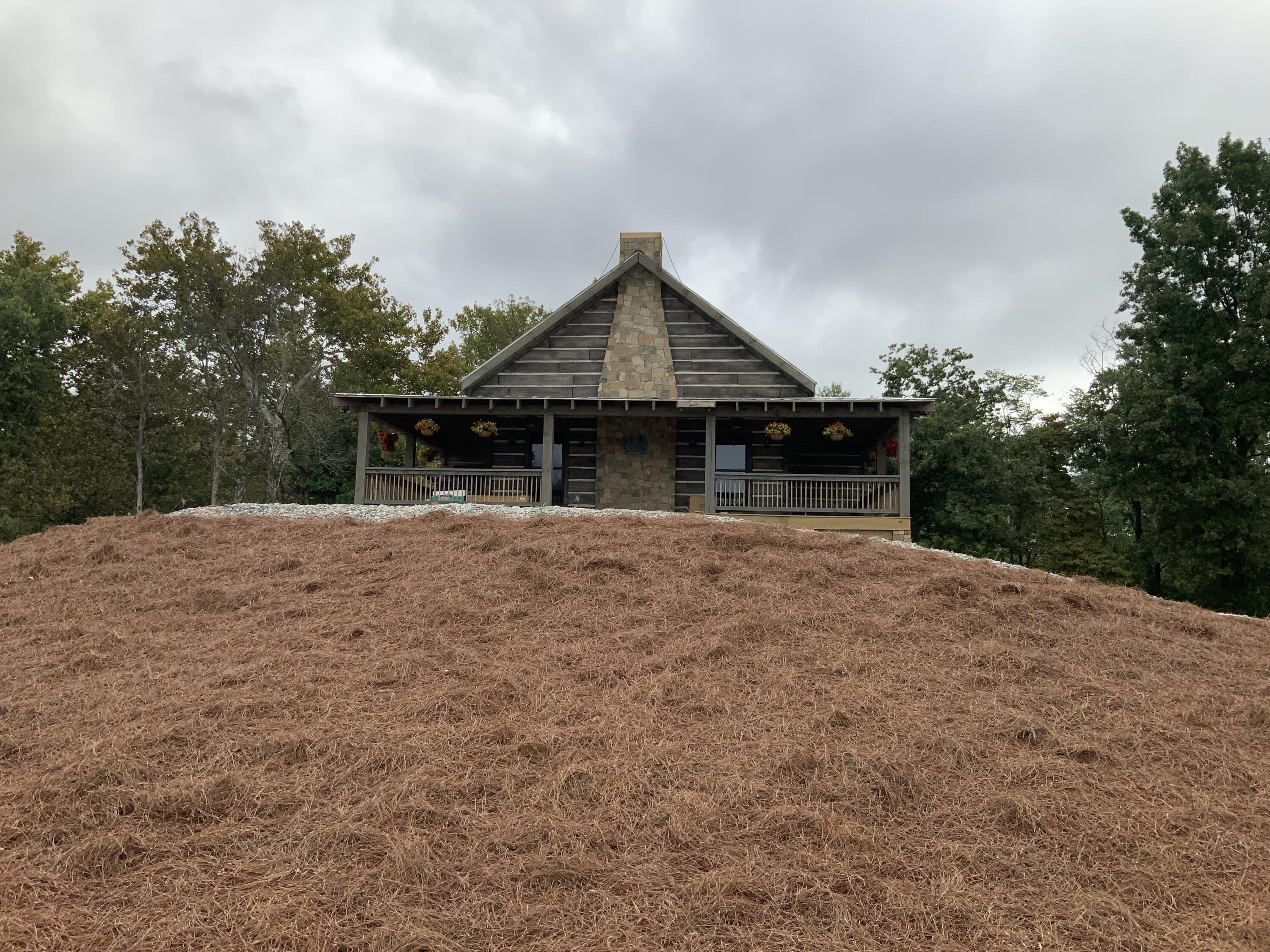 1600 Mill Creek Pike Property Photo 1