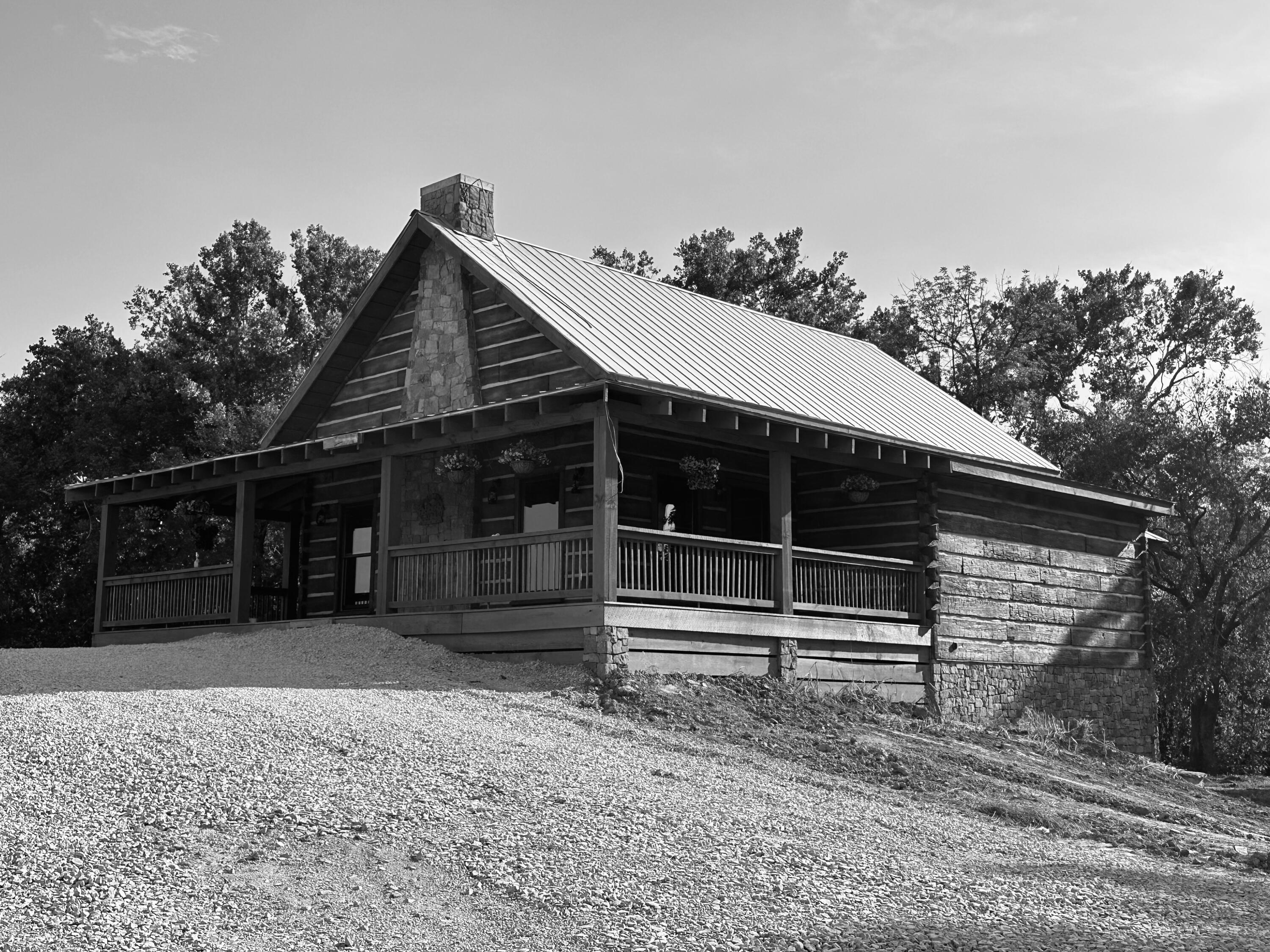 1600 Mill Creek Pike Property Photo 3