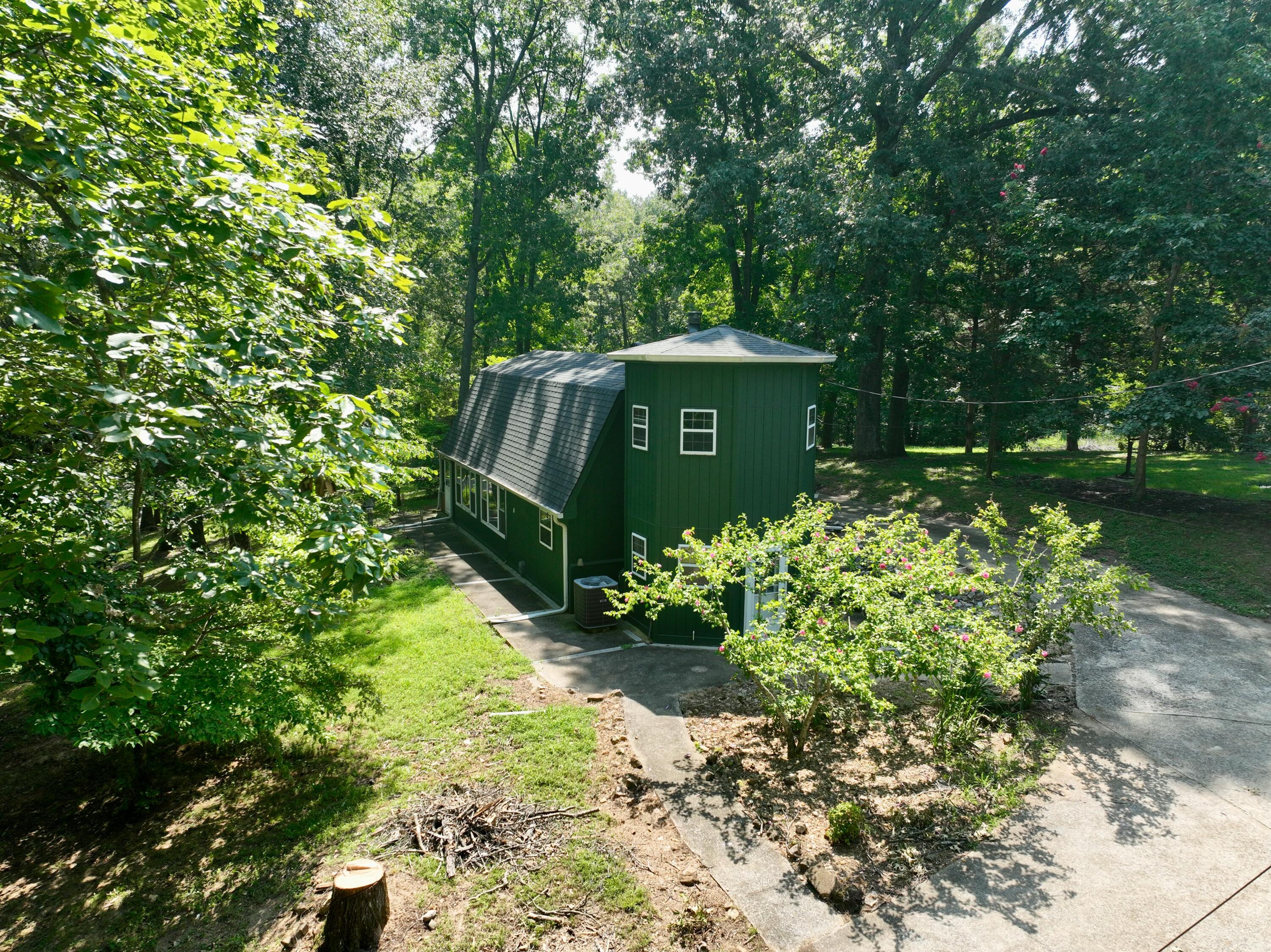 241 Solomon Drive Property Photo 3