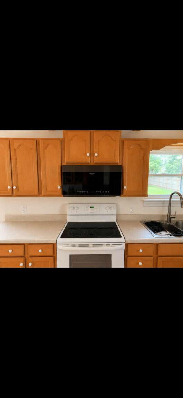 111 Stafford Circle Property Photo 9