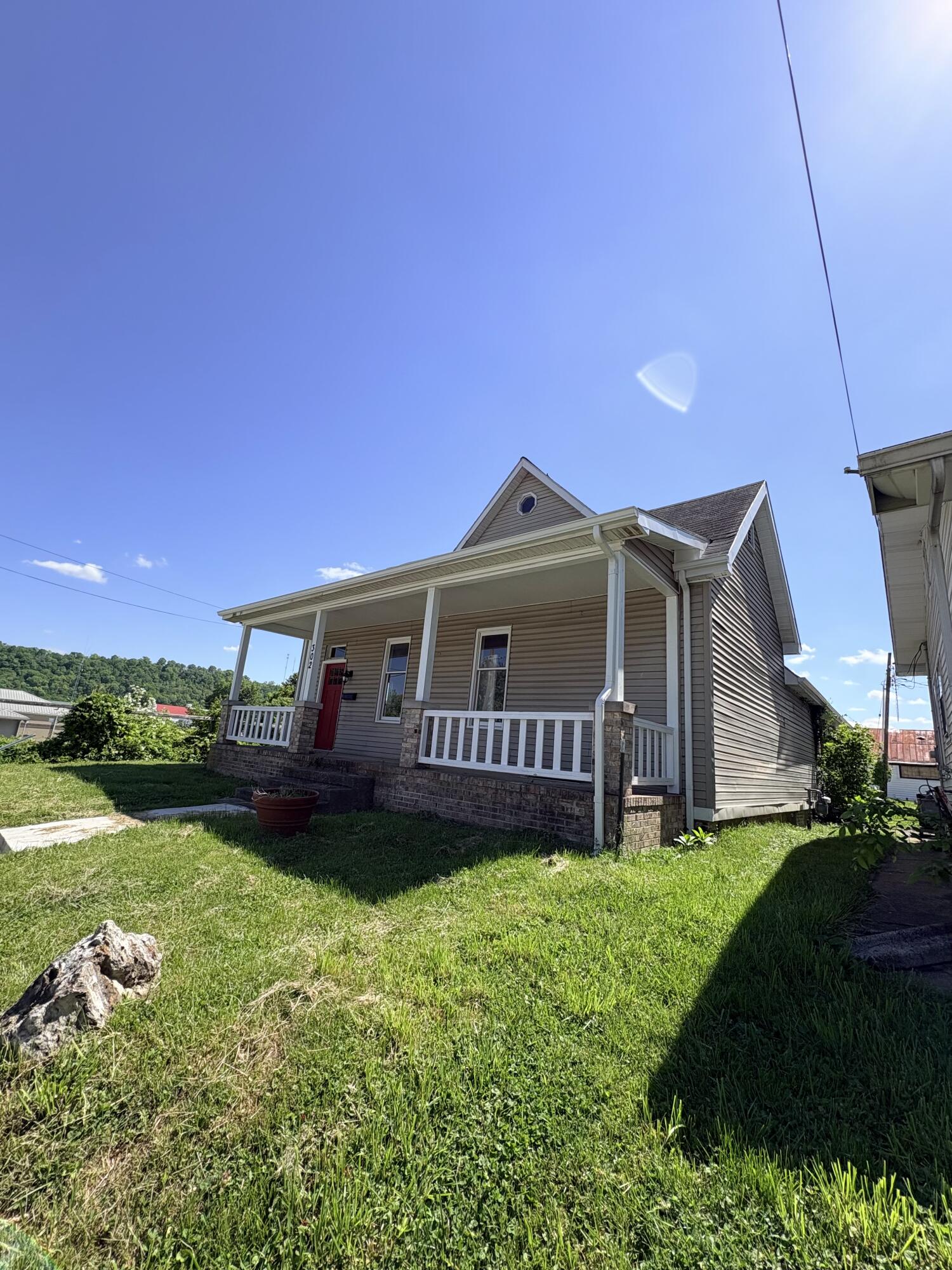 302 Commerce Street Property Photo 32