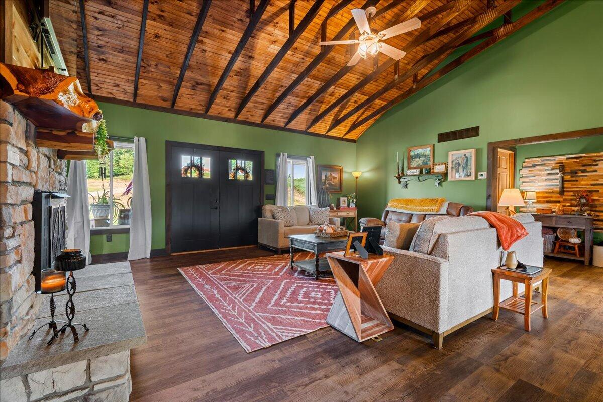 2113 Calaboose Ridge Road Property Photo 11
