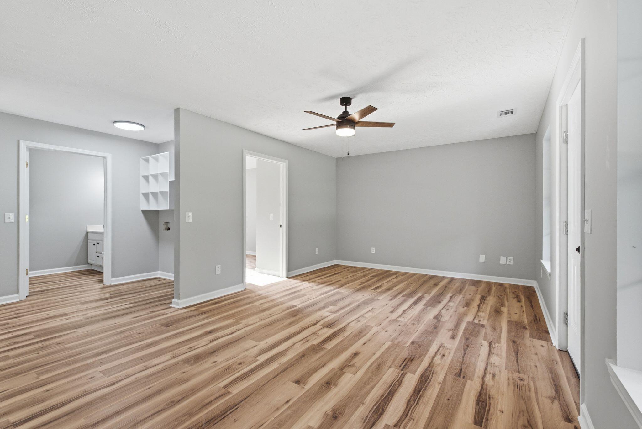 1194 Berdine Way Property Photo 10