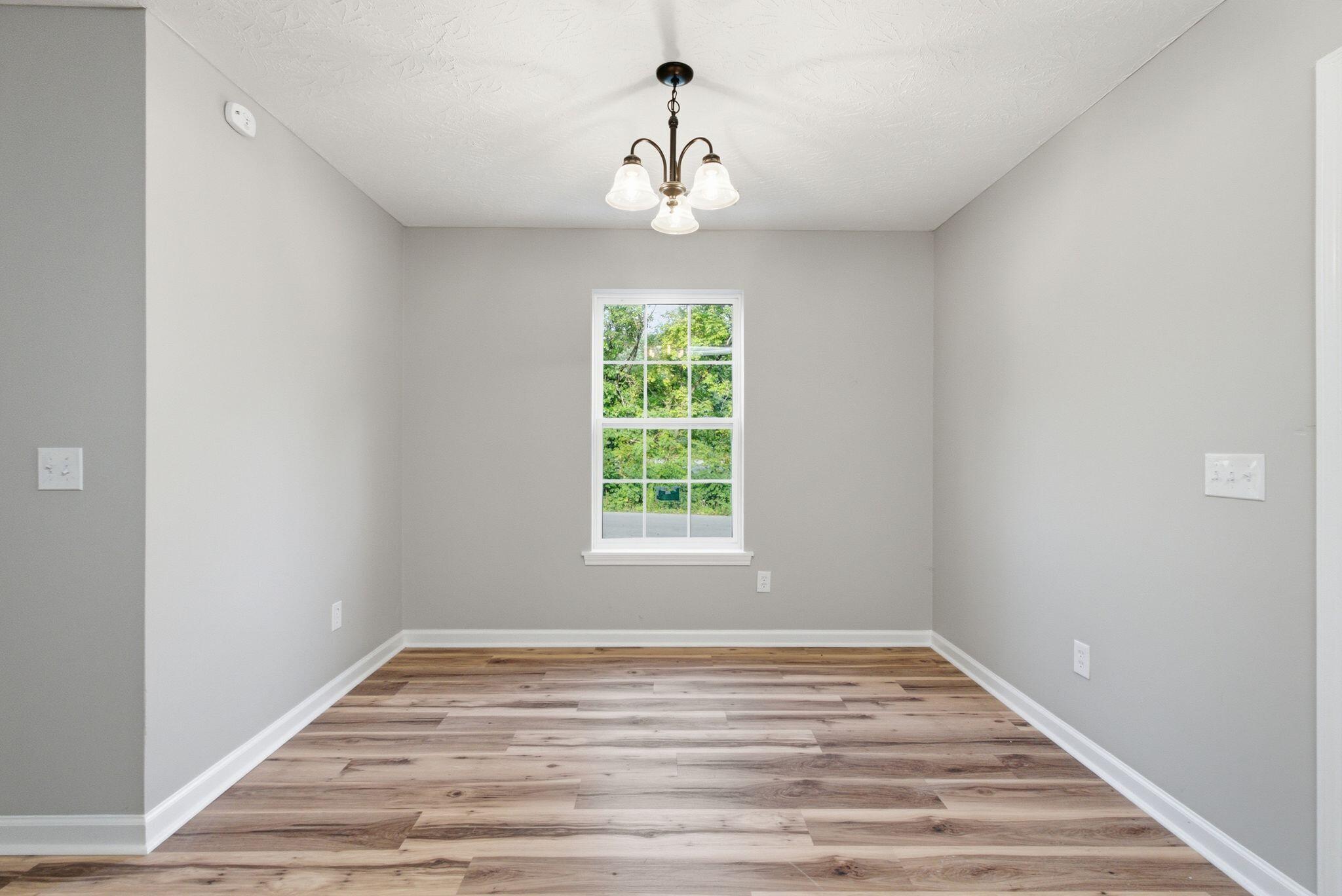 1194 Berdine Way Property Photo 18