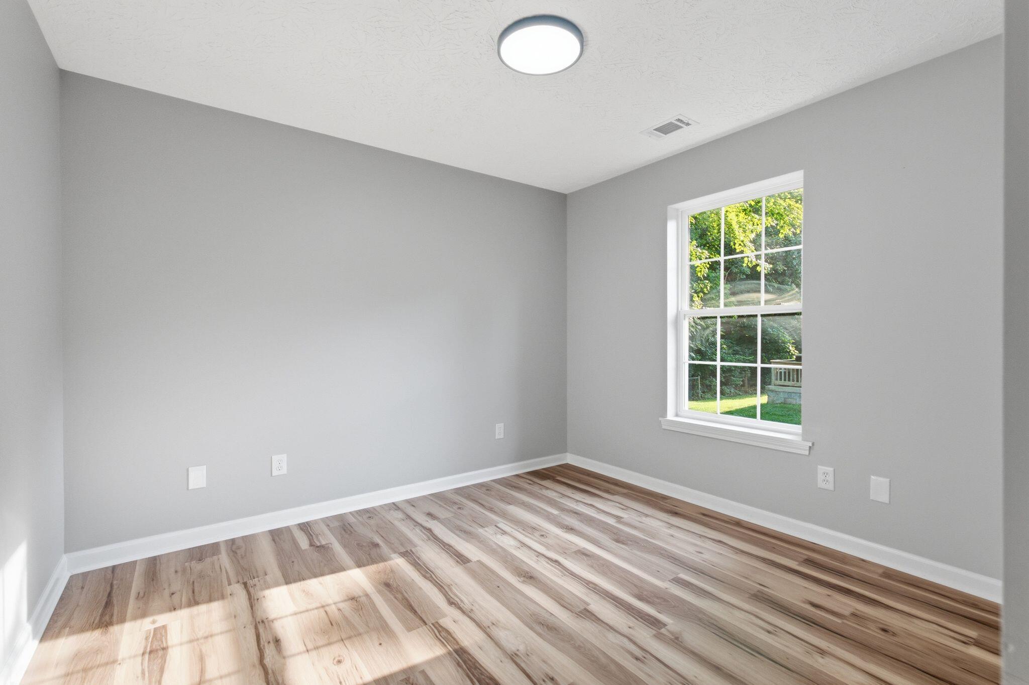 1194 Berdine Way Property Photo 19