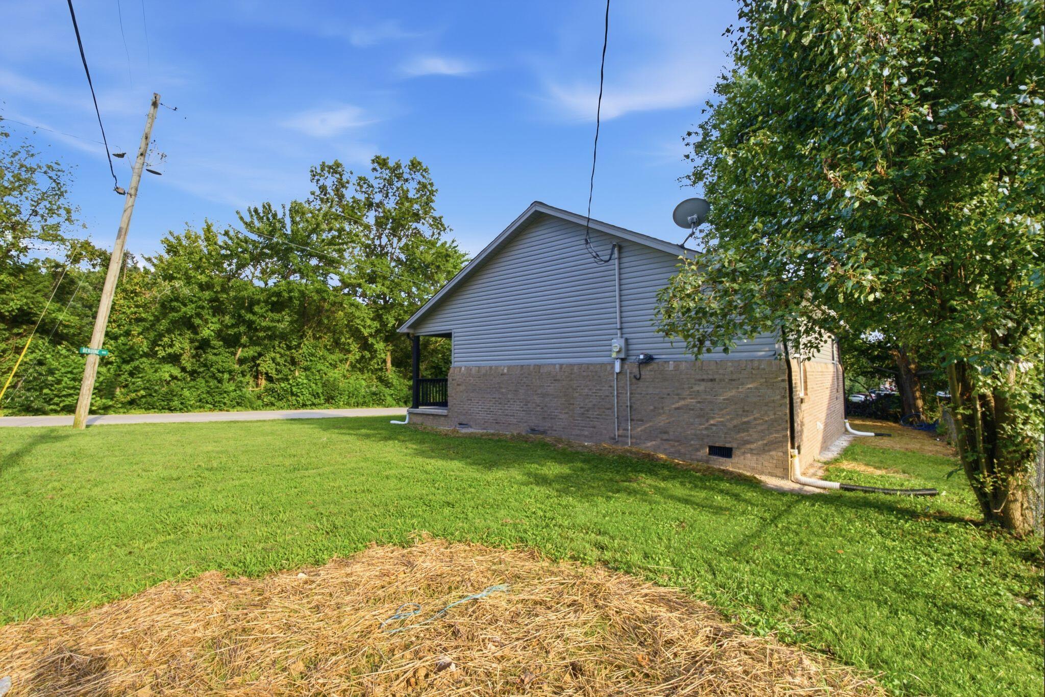 1194 Berdine Way Property Photo 29