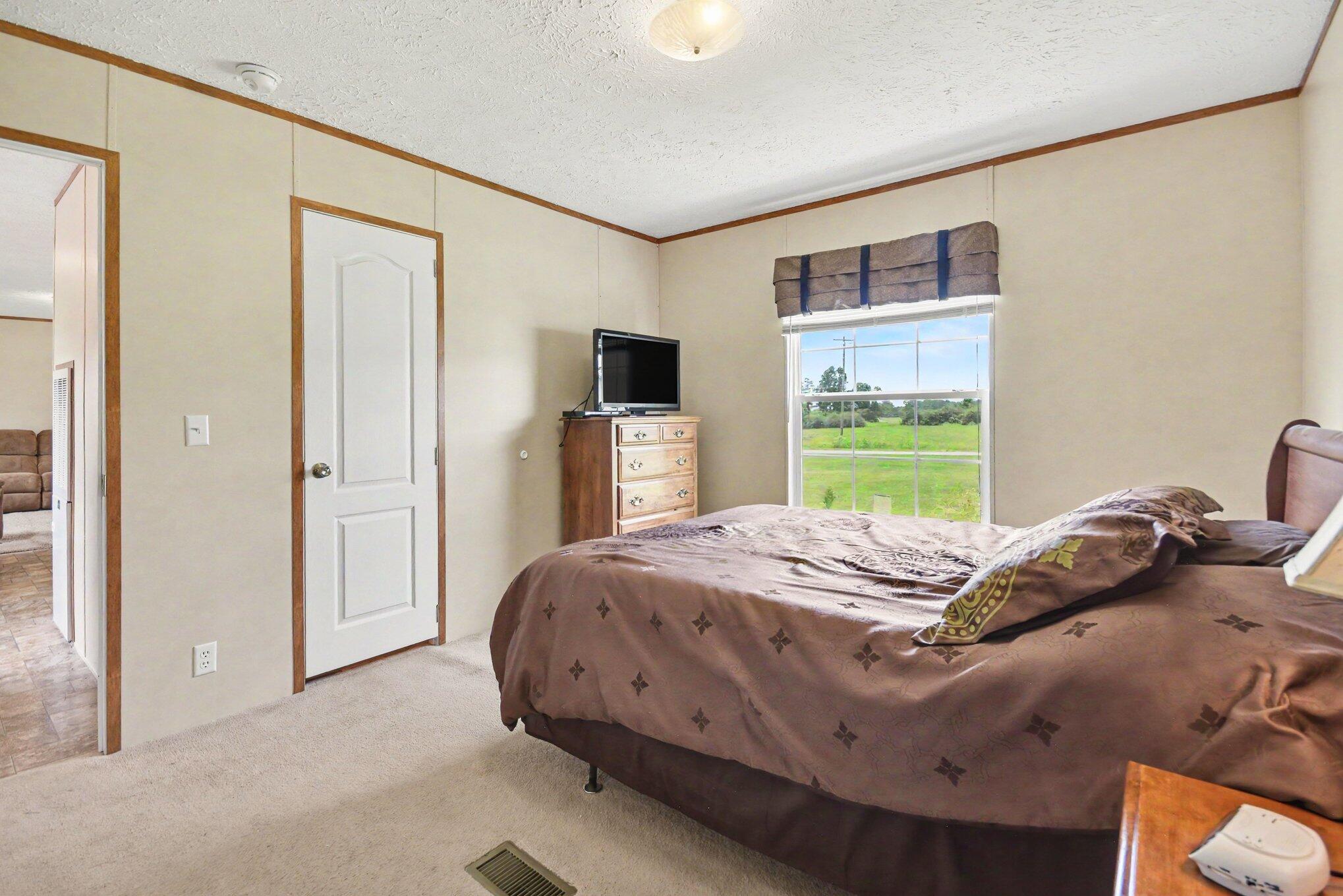 70 Tarter Lane Property Photo 12
