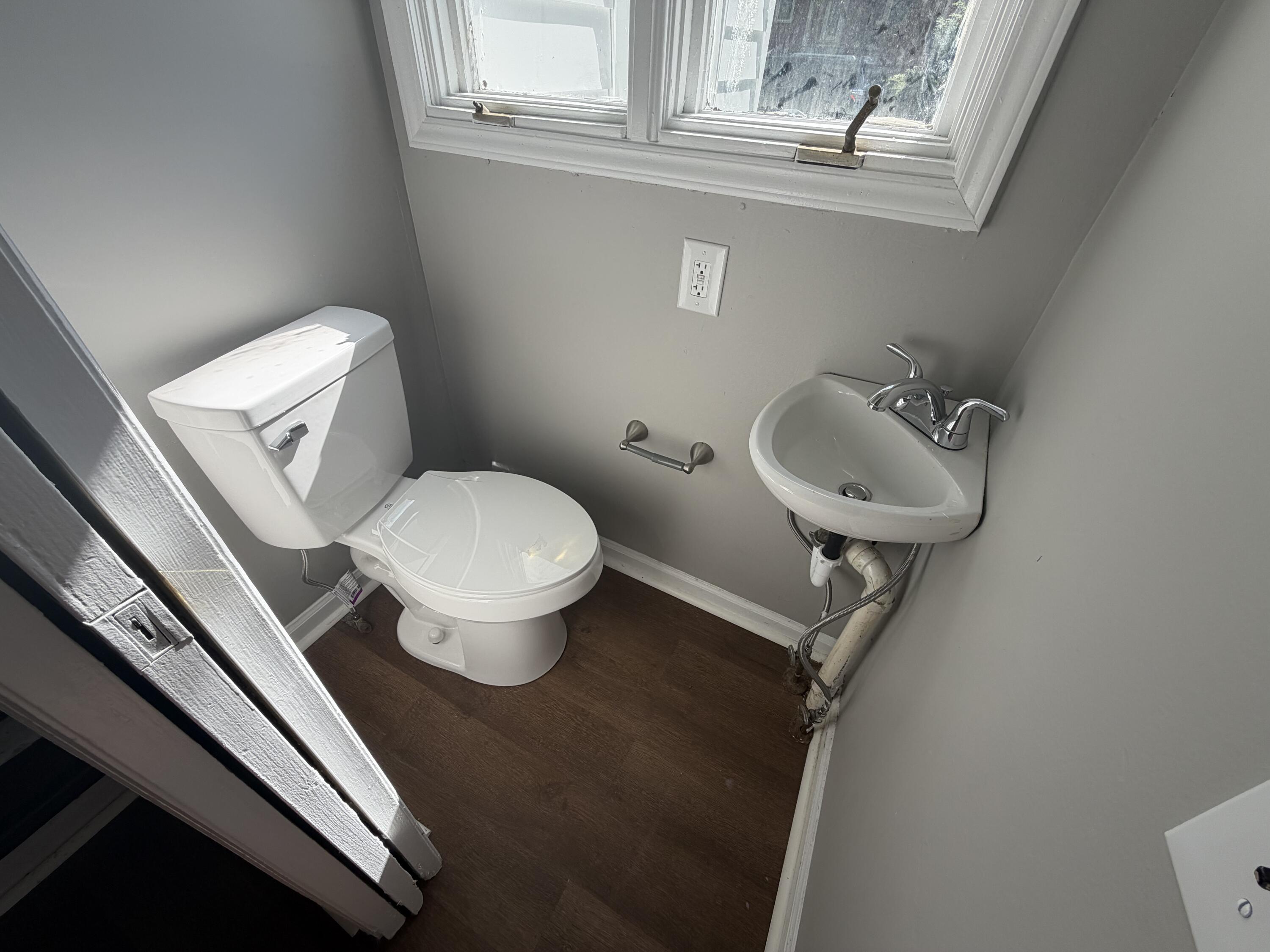 1120 Sparks Road Property Photo 3