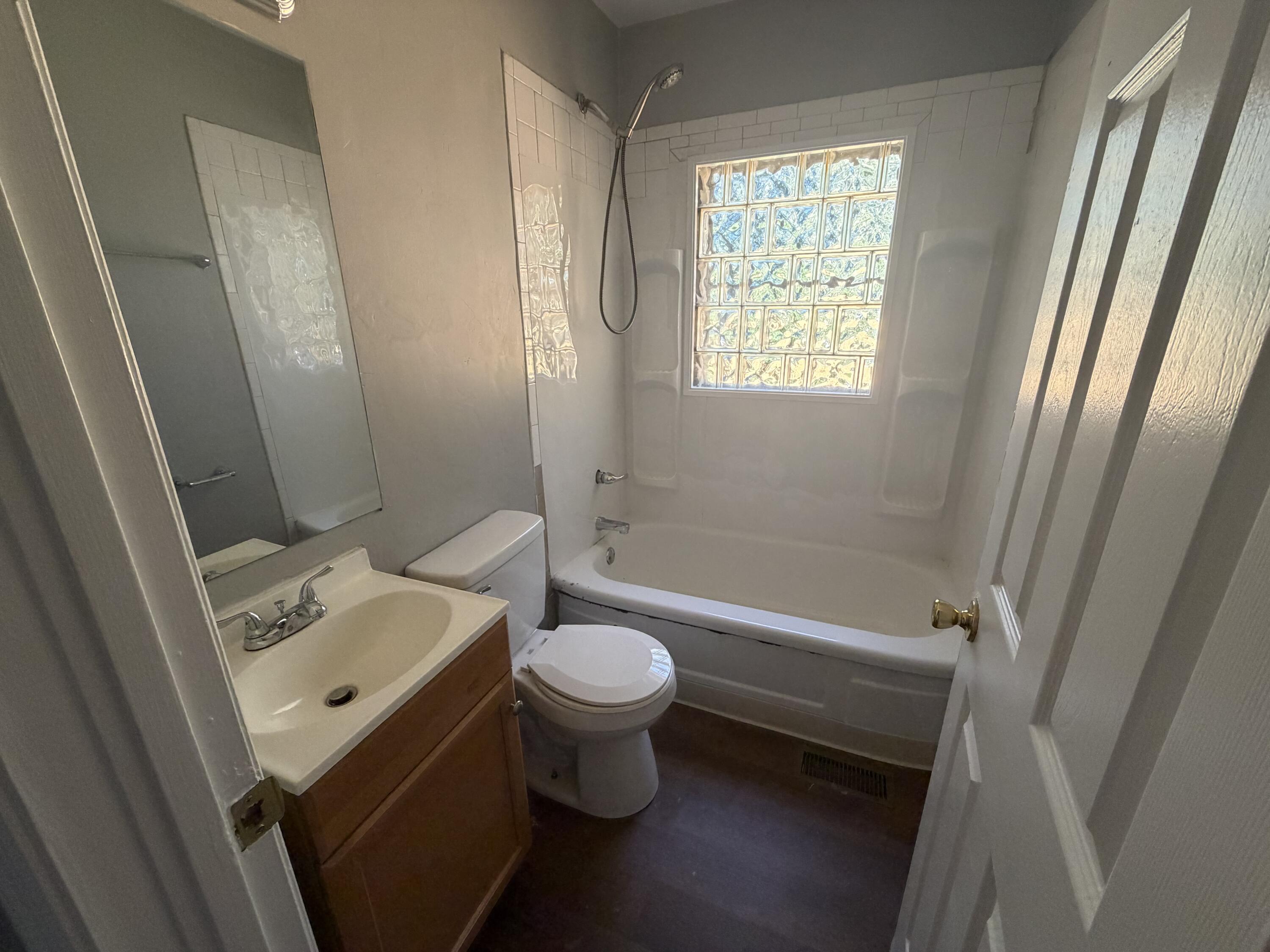 1120 Sparks Road Property Photo 12