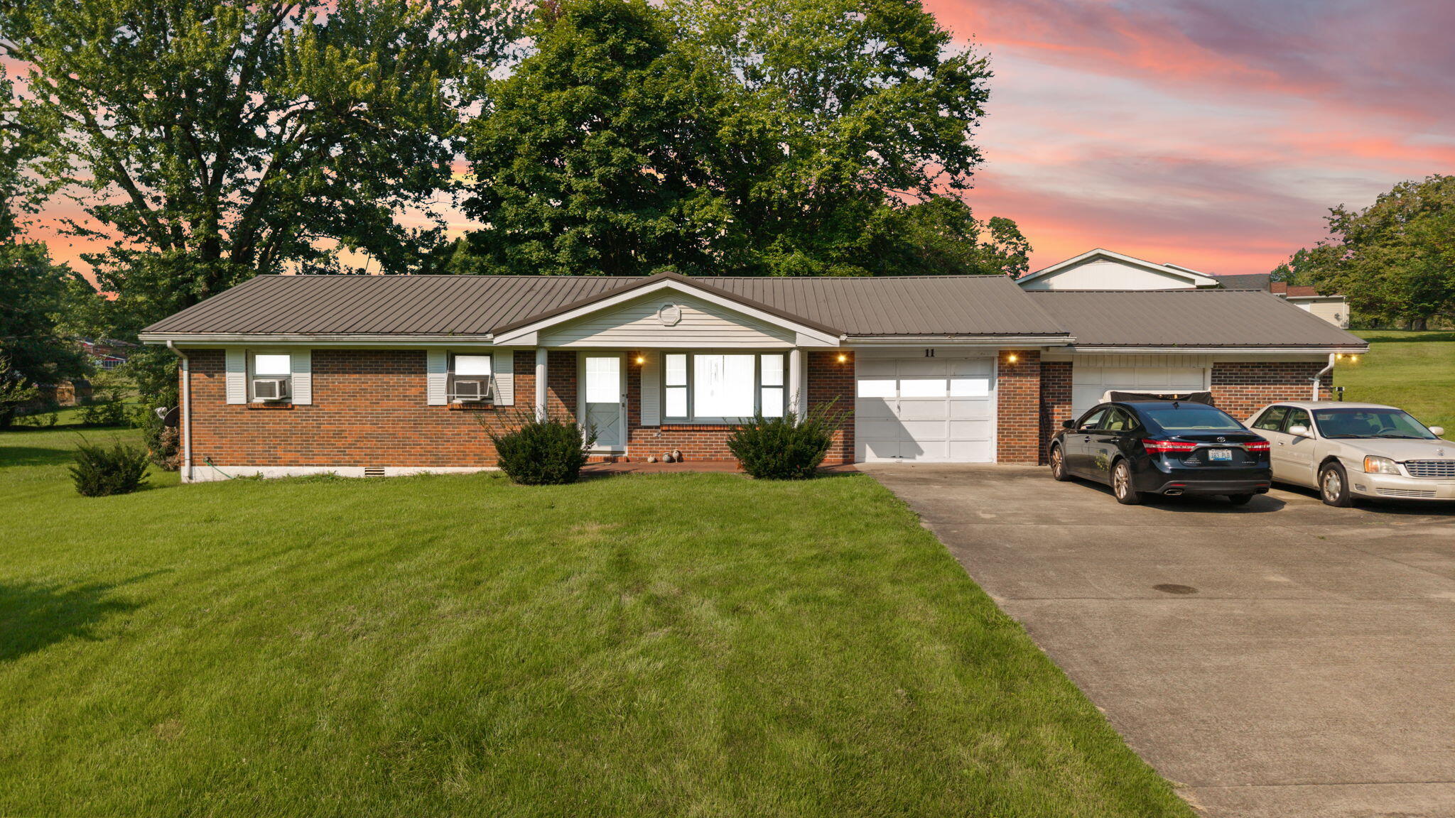 11 Circle Drive Property Photo 1