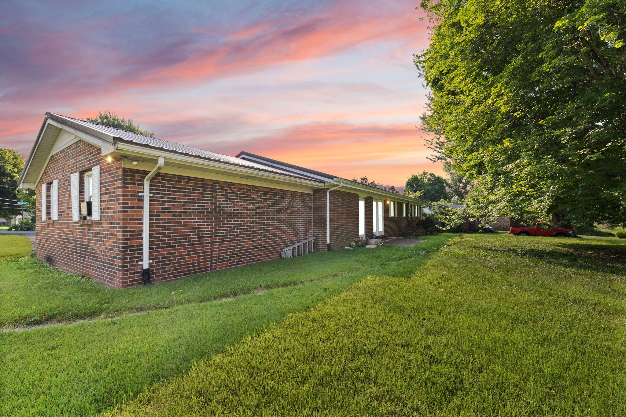 11 Circle Drive Property Photo 3