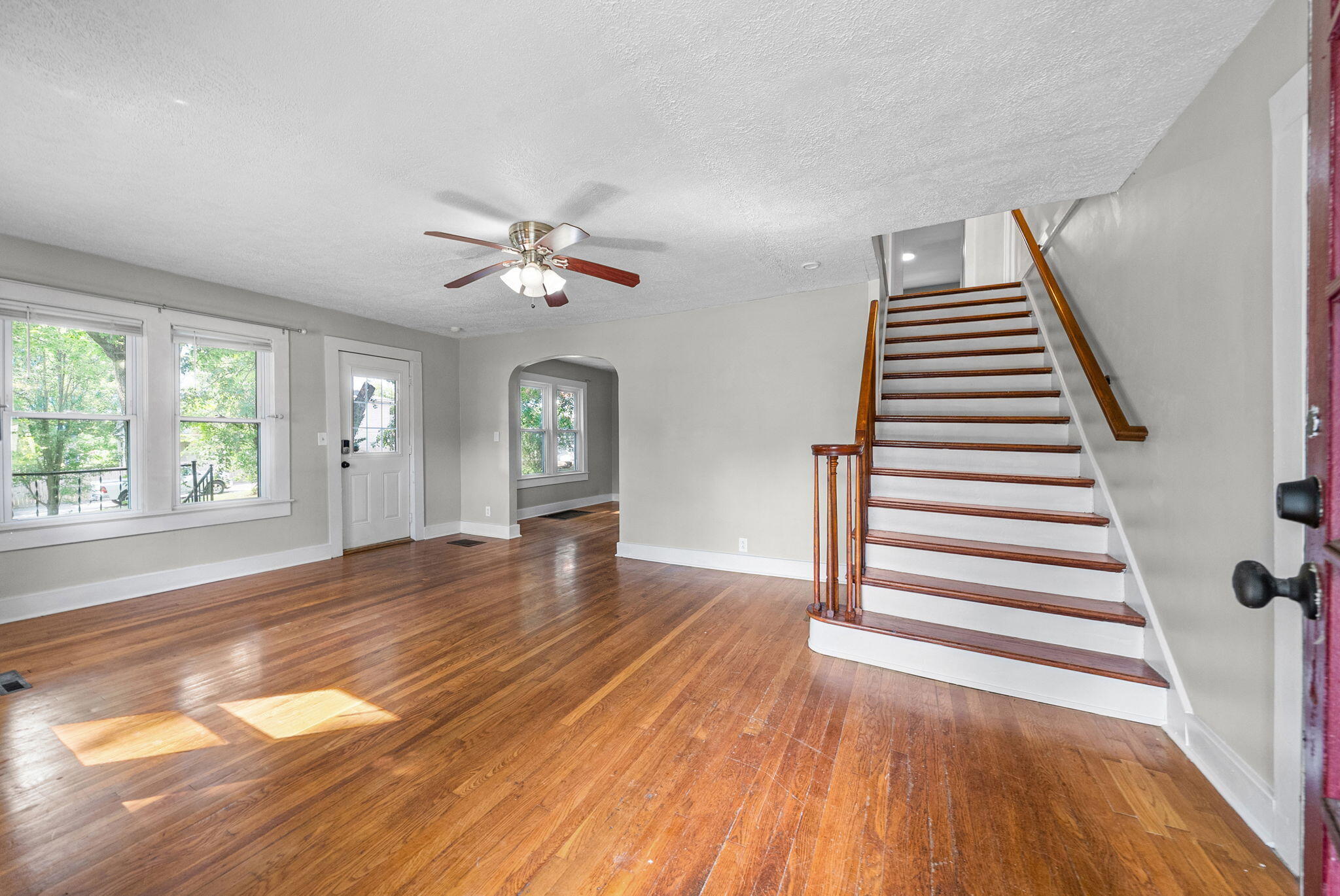 714 E 7th Street Property Photo 4