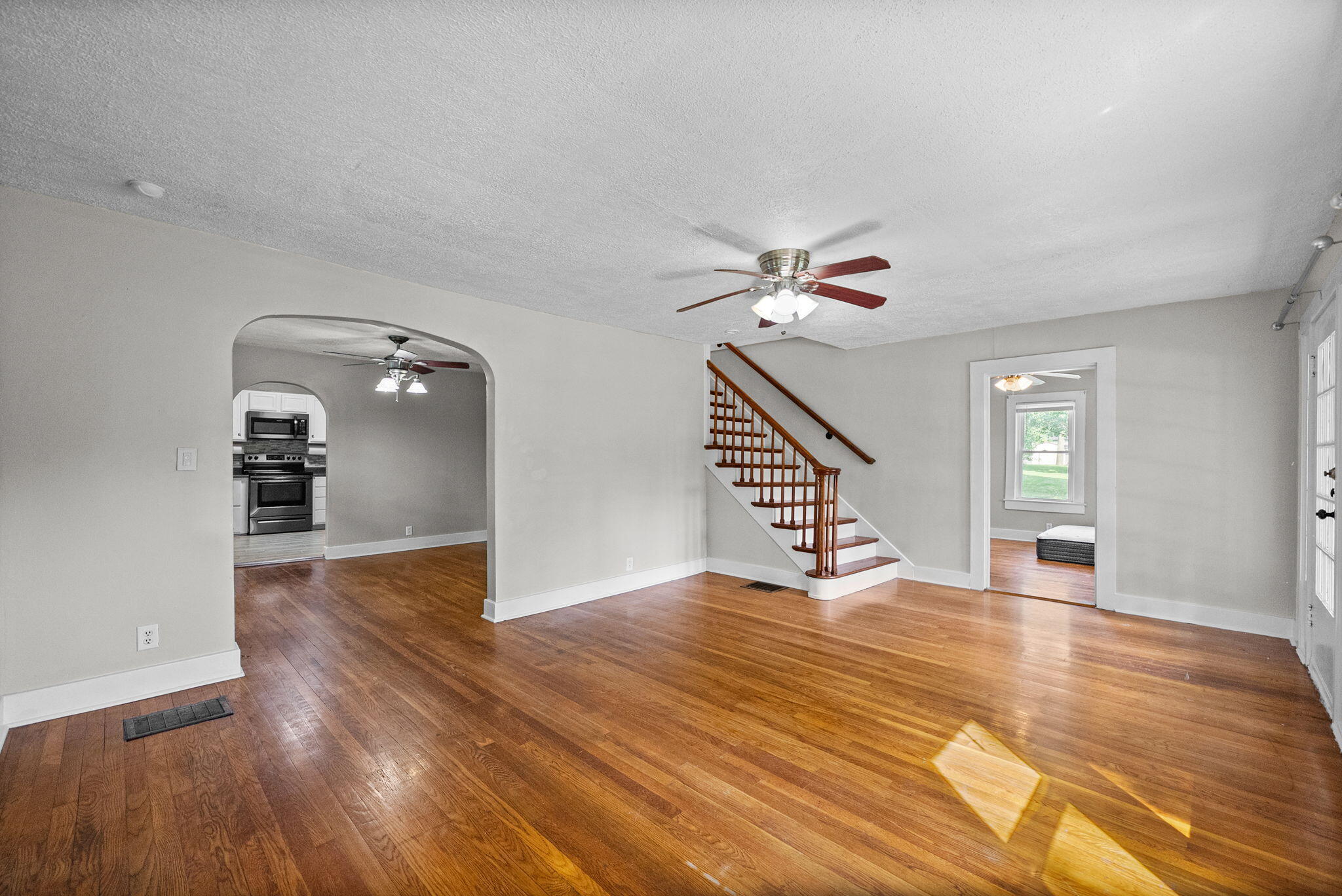 714 E 7th Street Property Photo 5