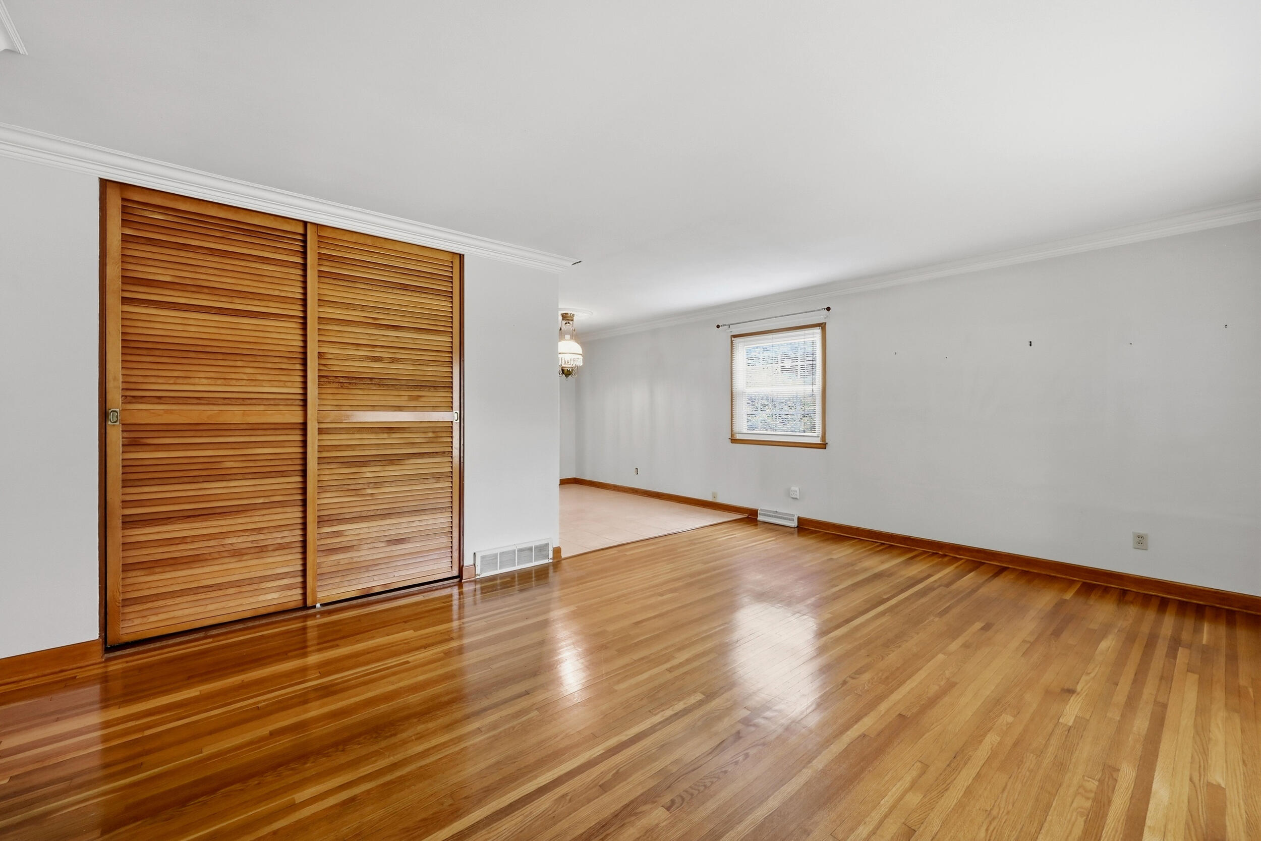 217 Inverness Drive Property Photo 4