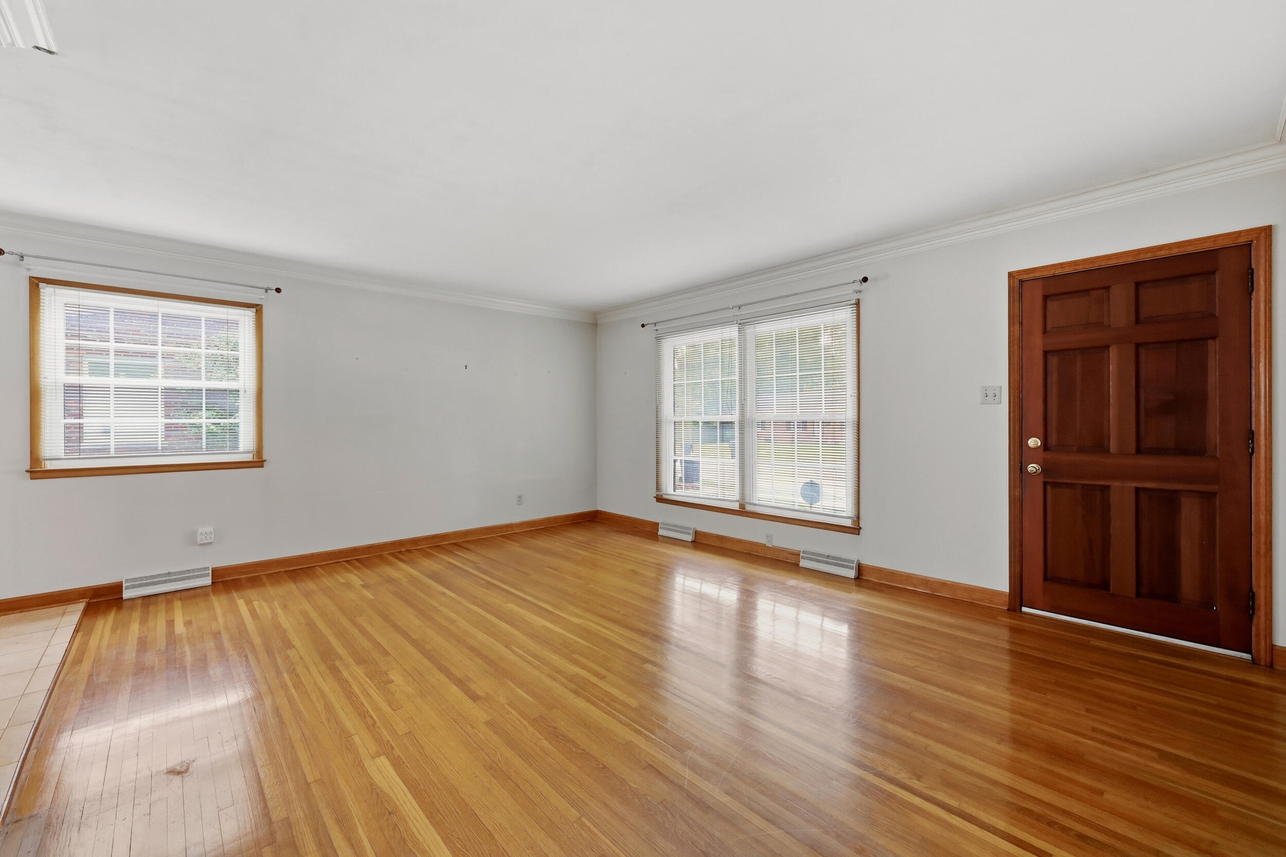 217 Inverness Drive Property Photo 5
