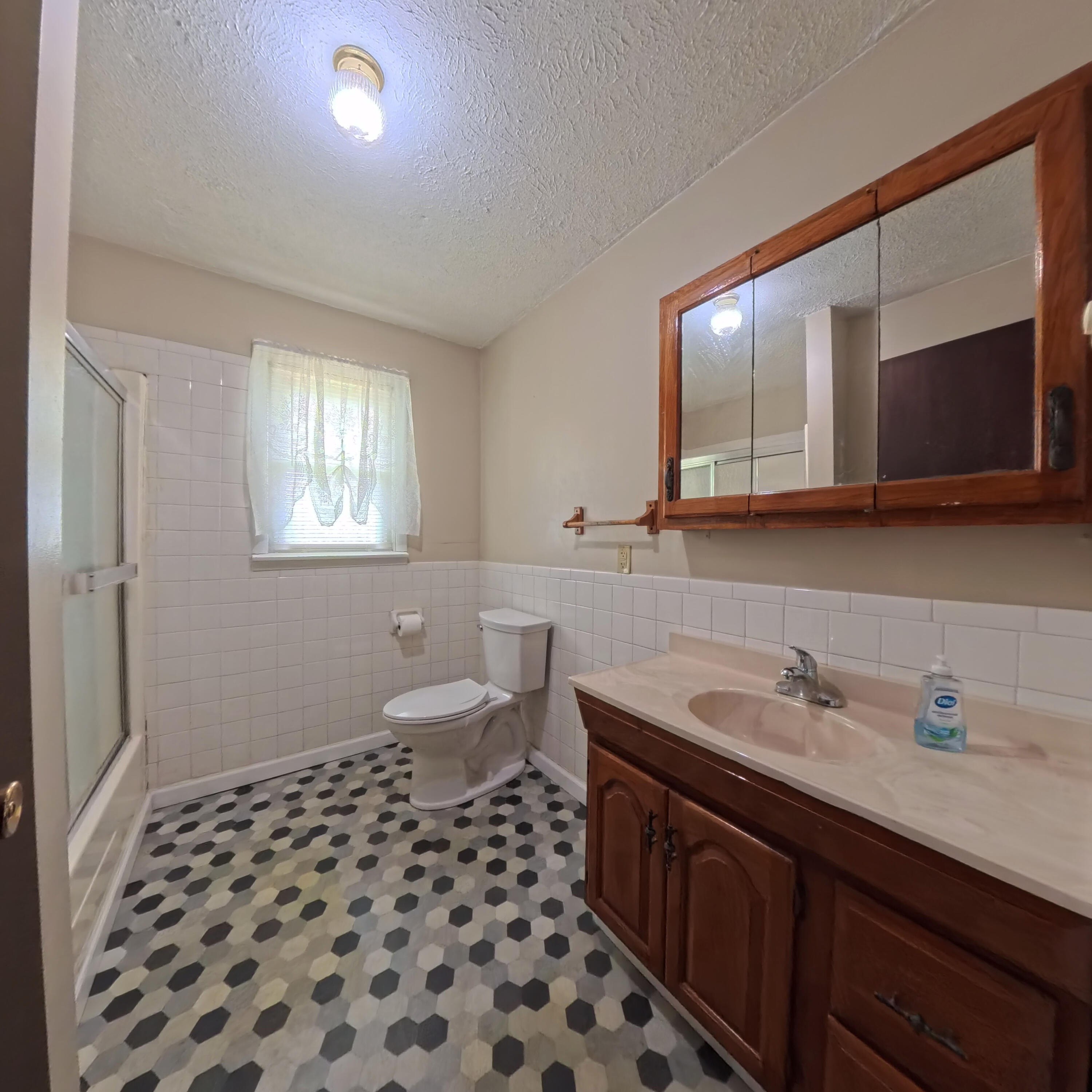 670 Racetrack Road Property Photo 14