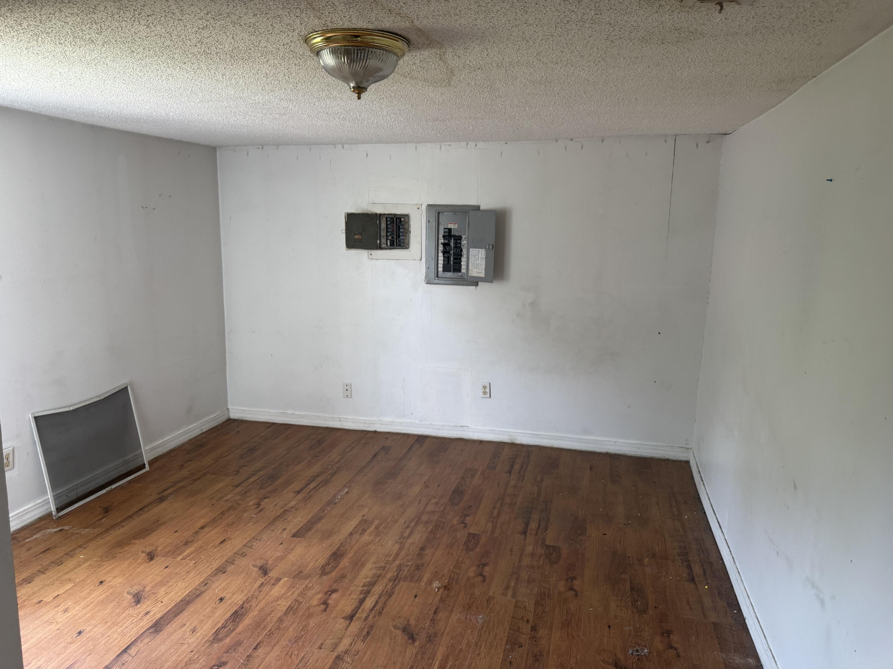 26021870 Property Photo 12