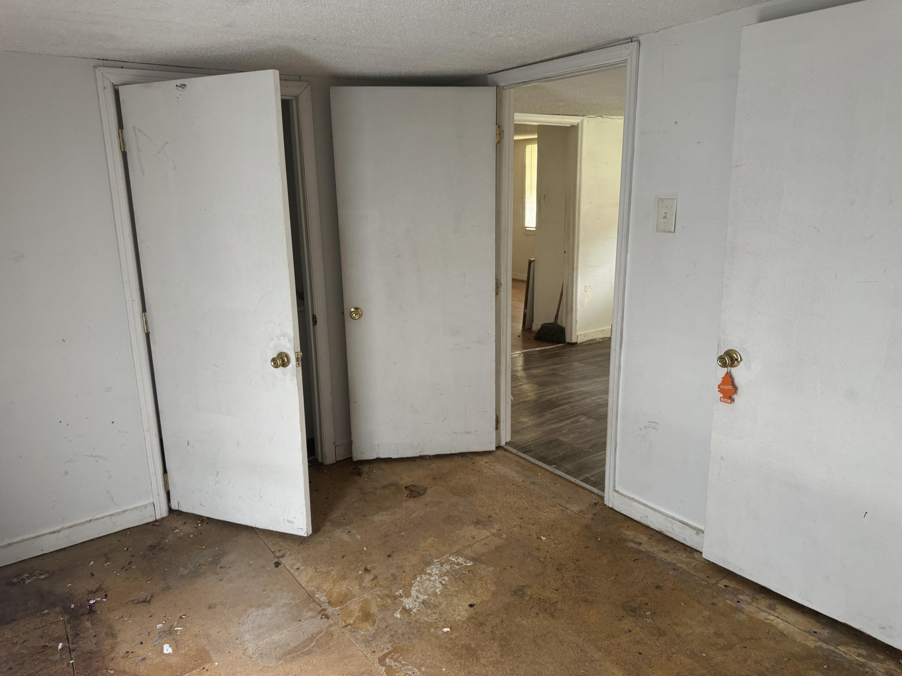26021870 Property Photo 14