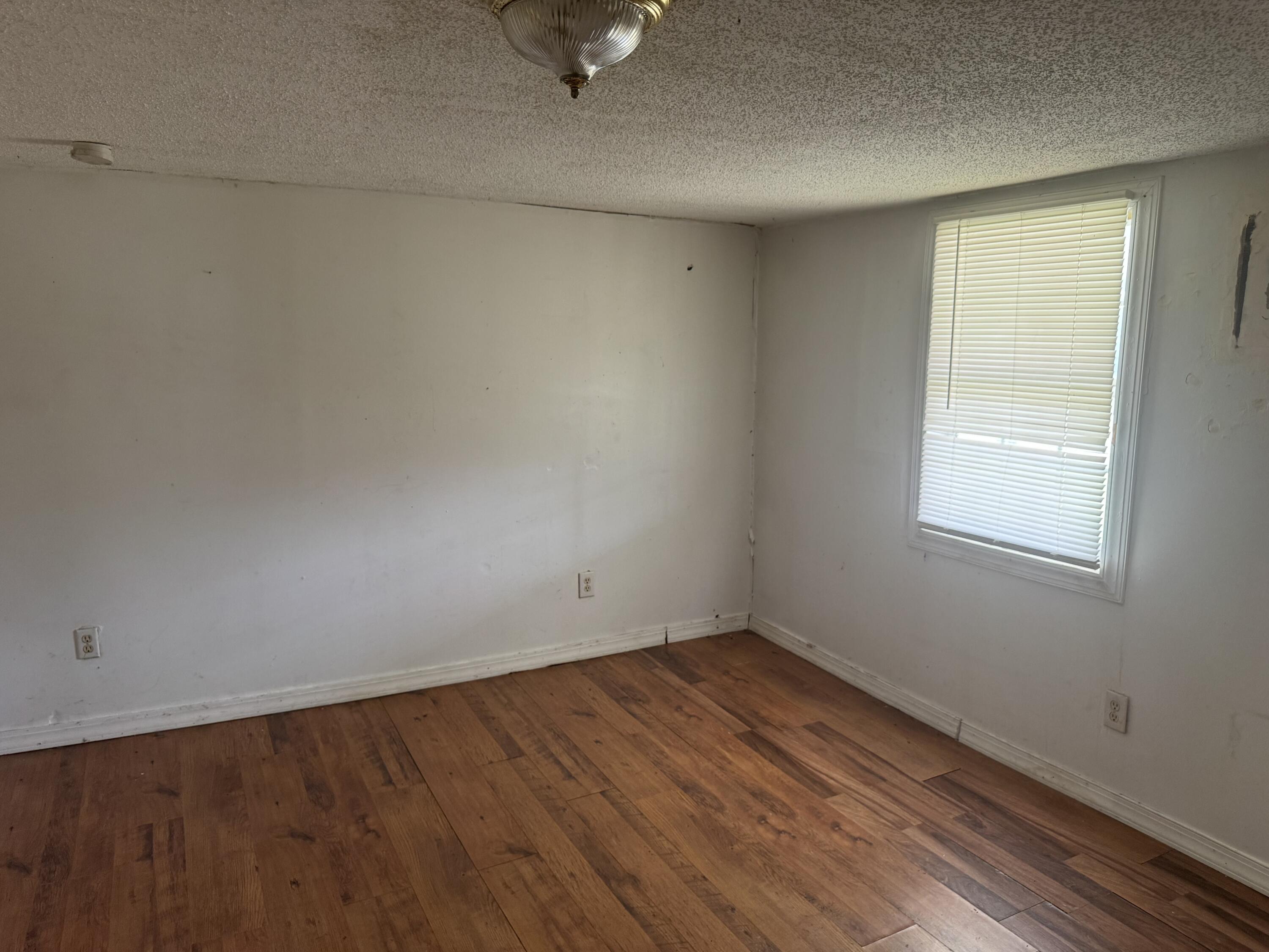 26021870 Property Photo 15