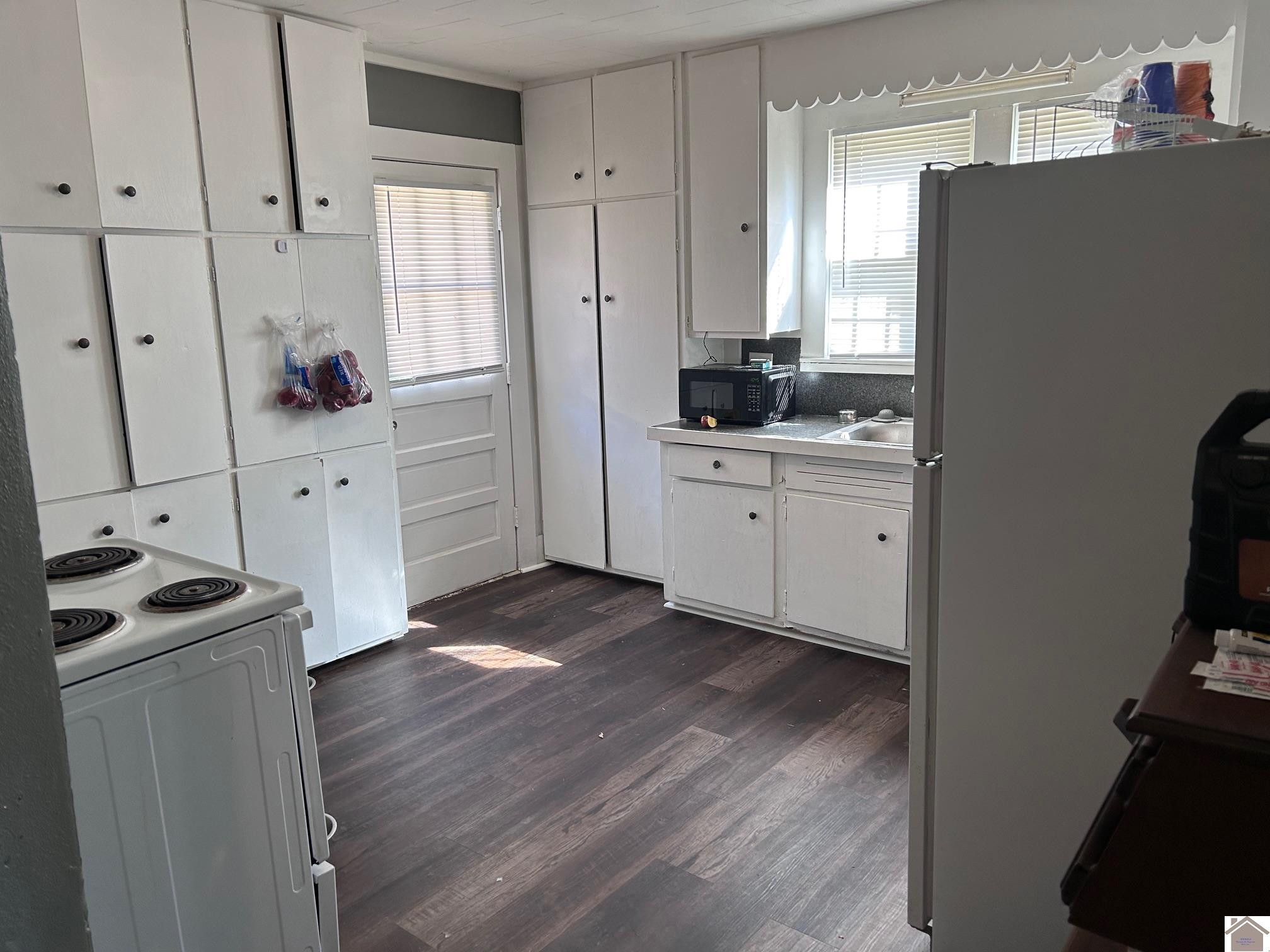 307 Wright Street Property Photo 6