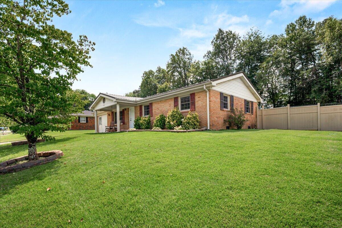 732 Oaklawn Circle Property Photo 32