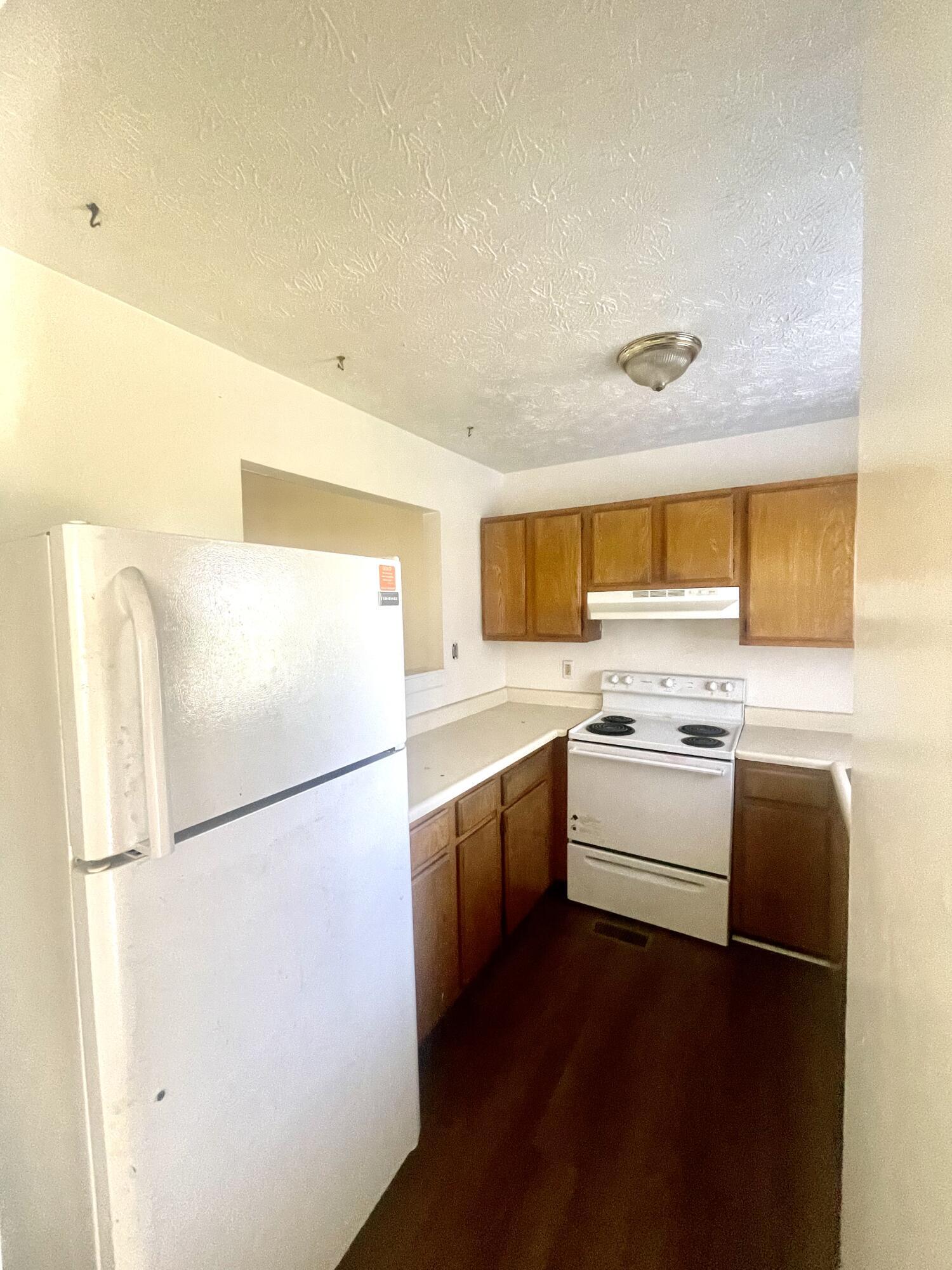 452 Larkwood Drive Property Photo 7