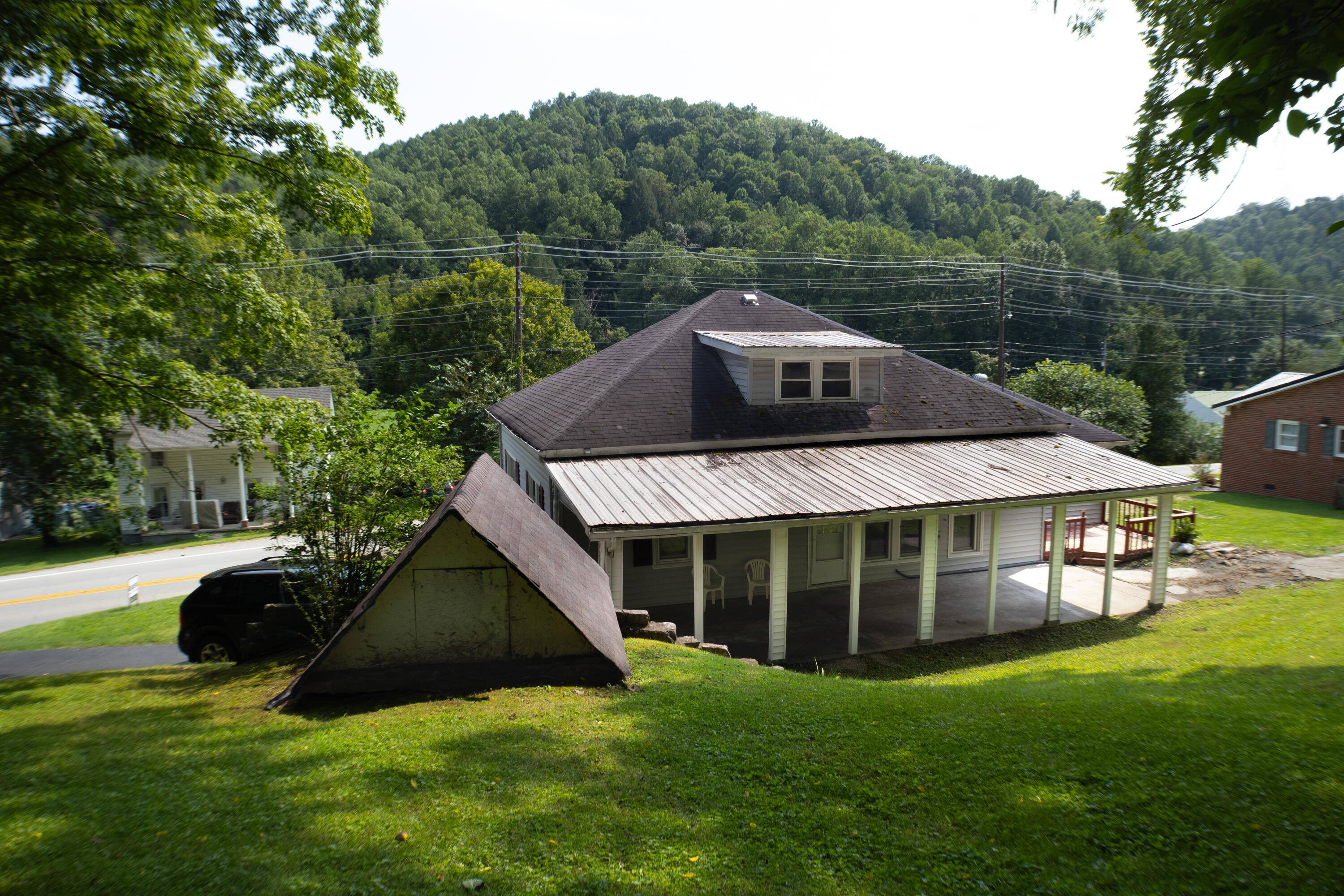 412 Main Street Property Photo 16