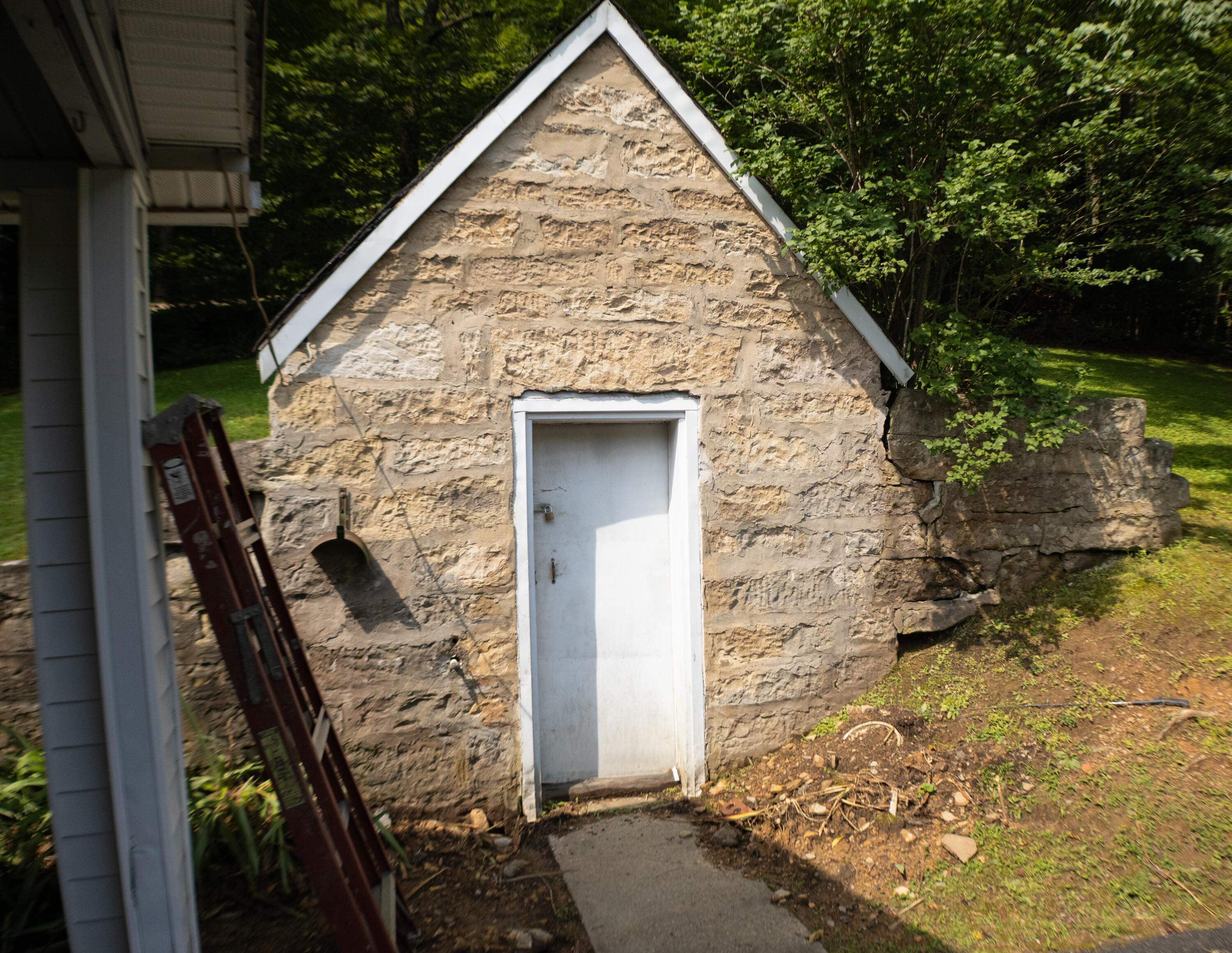 412 Main Street Property Photo 25