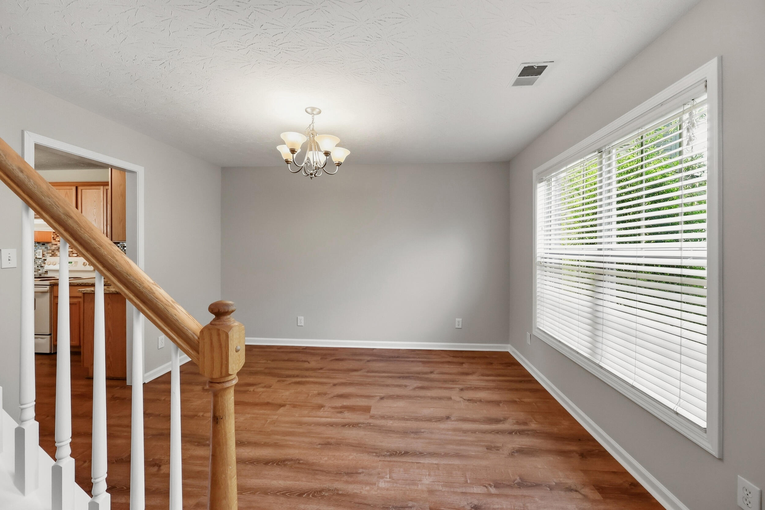 860 White Wood Flat Property Photo 7
