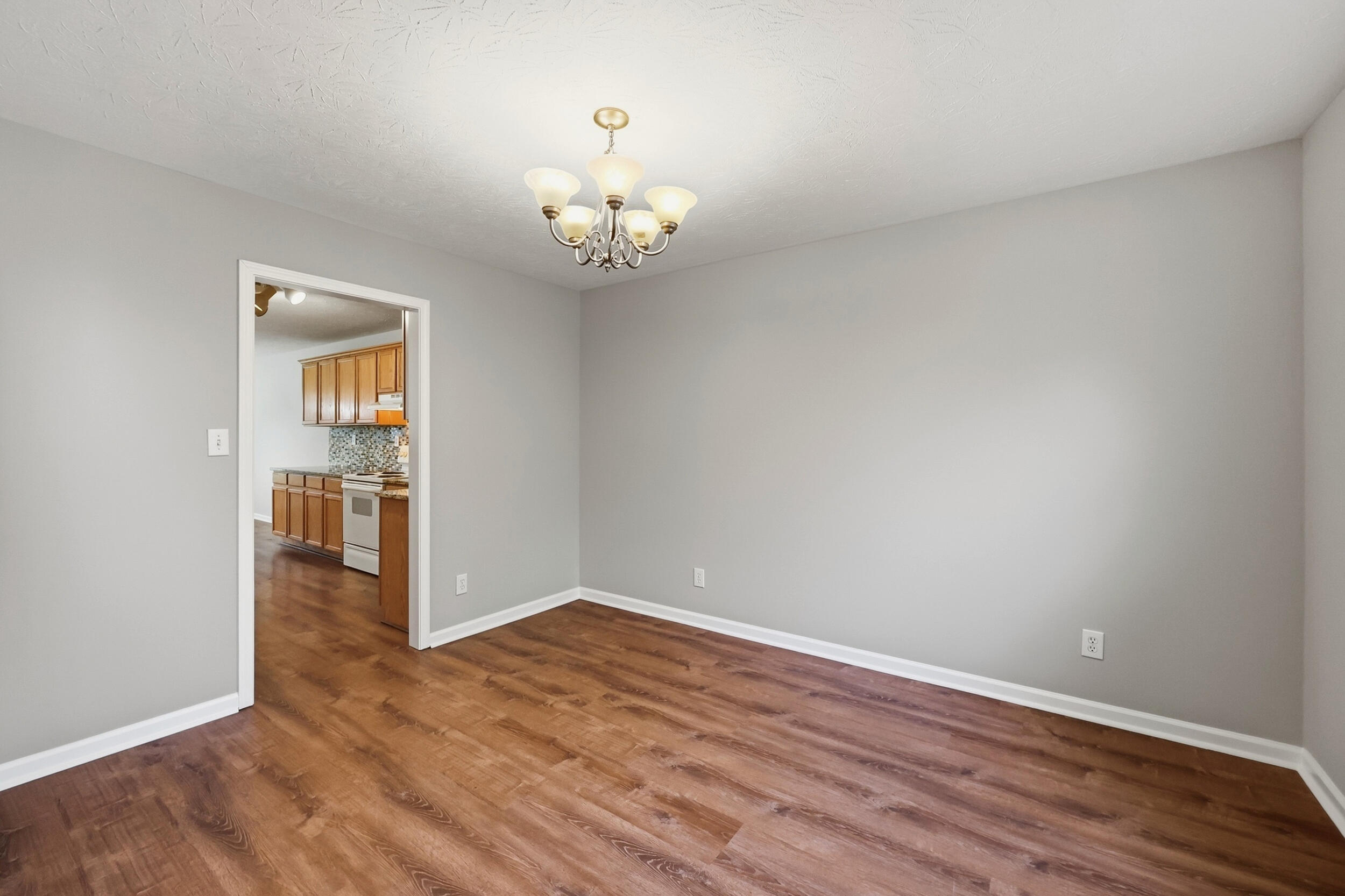 860 White Wood Flat Property Photo 8