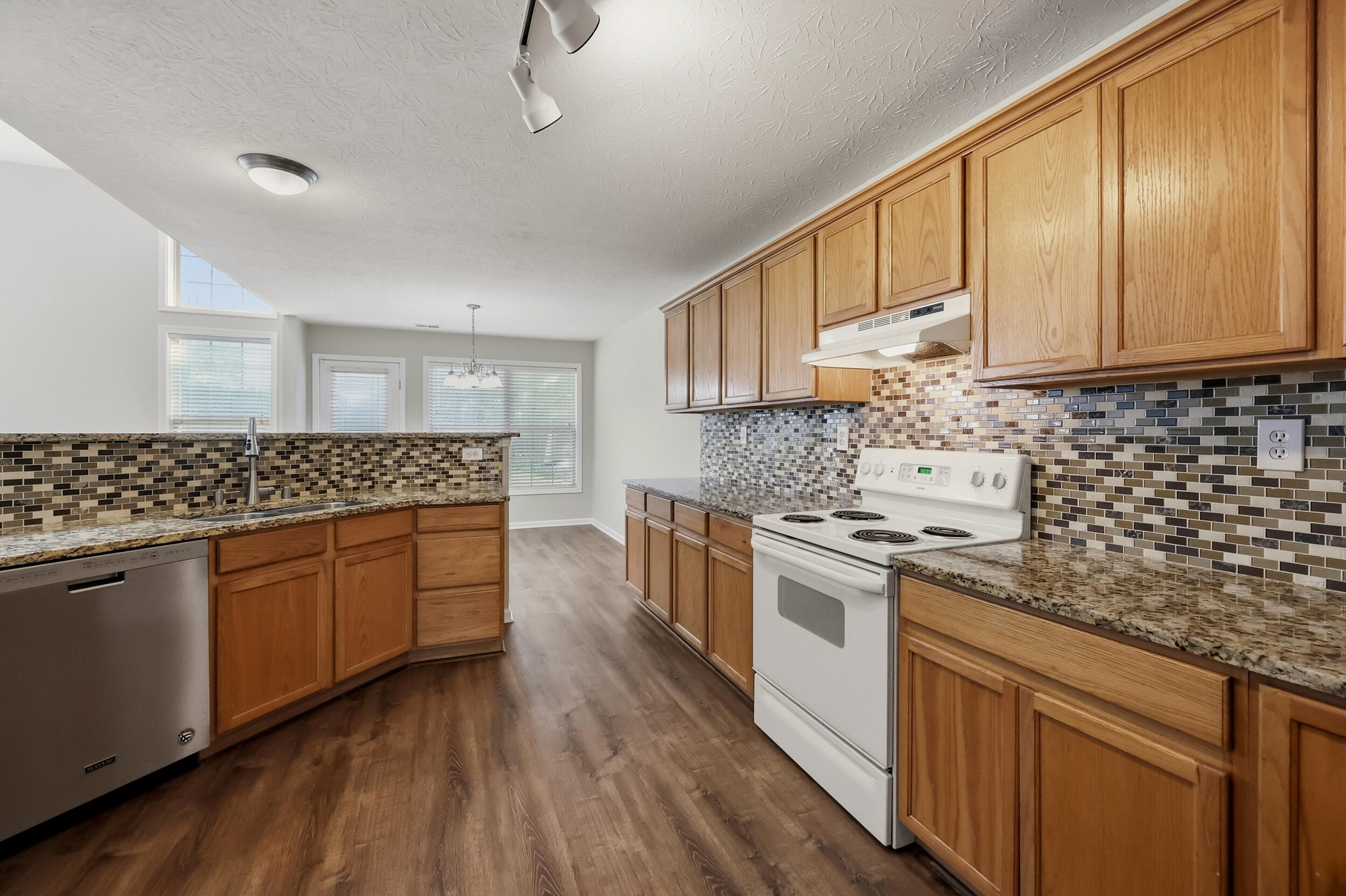 860 White Wood Flat Property Photo 11