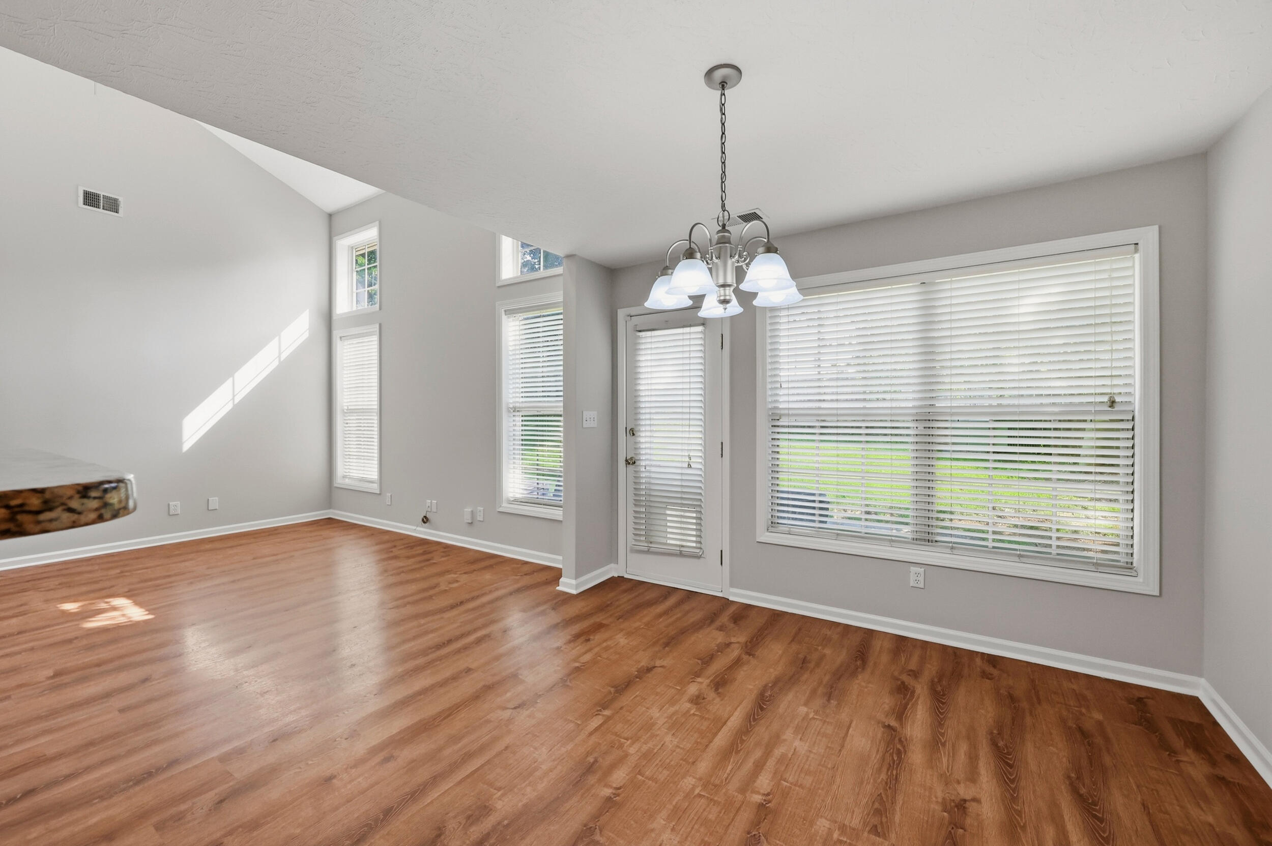 860 White Wood Flat Property Photo 16