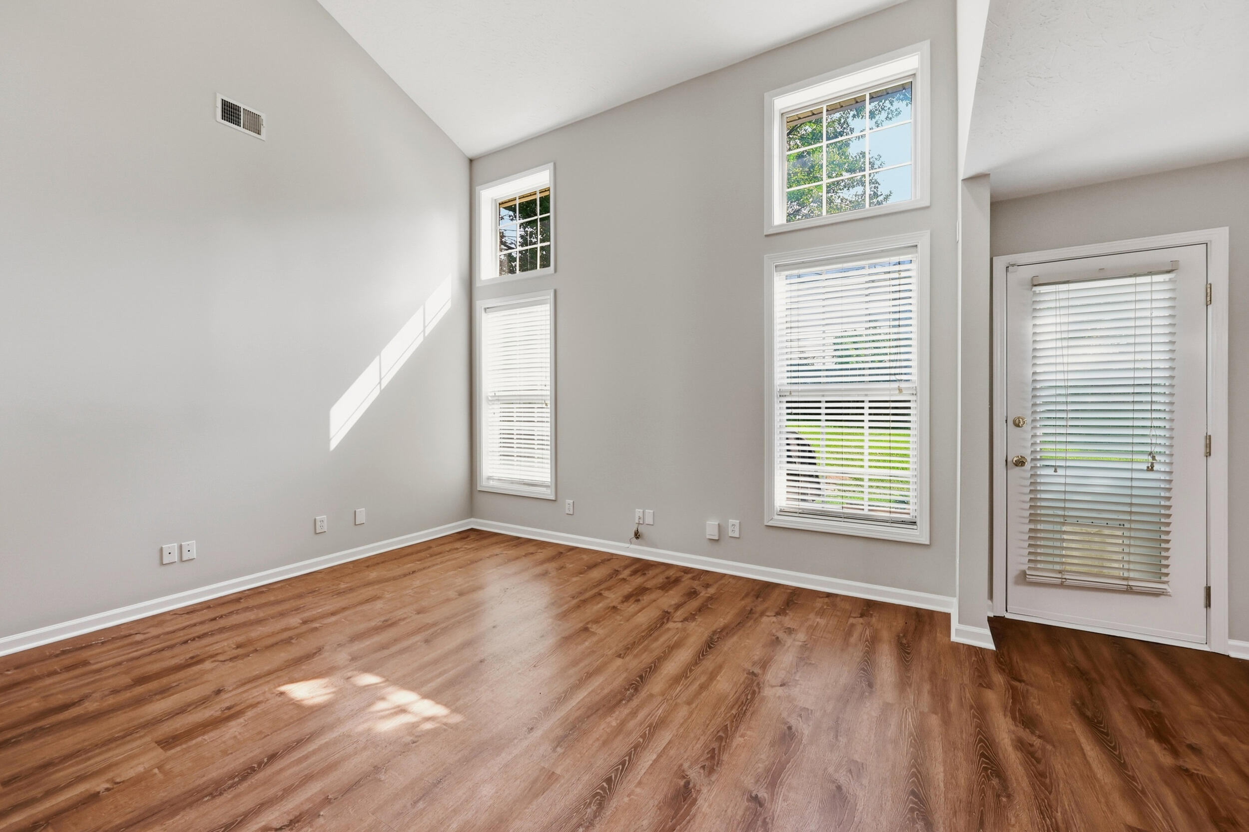 860 White Wood Flat Property Photo 20