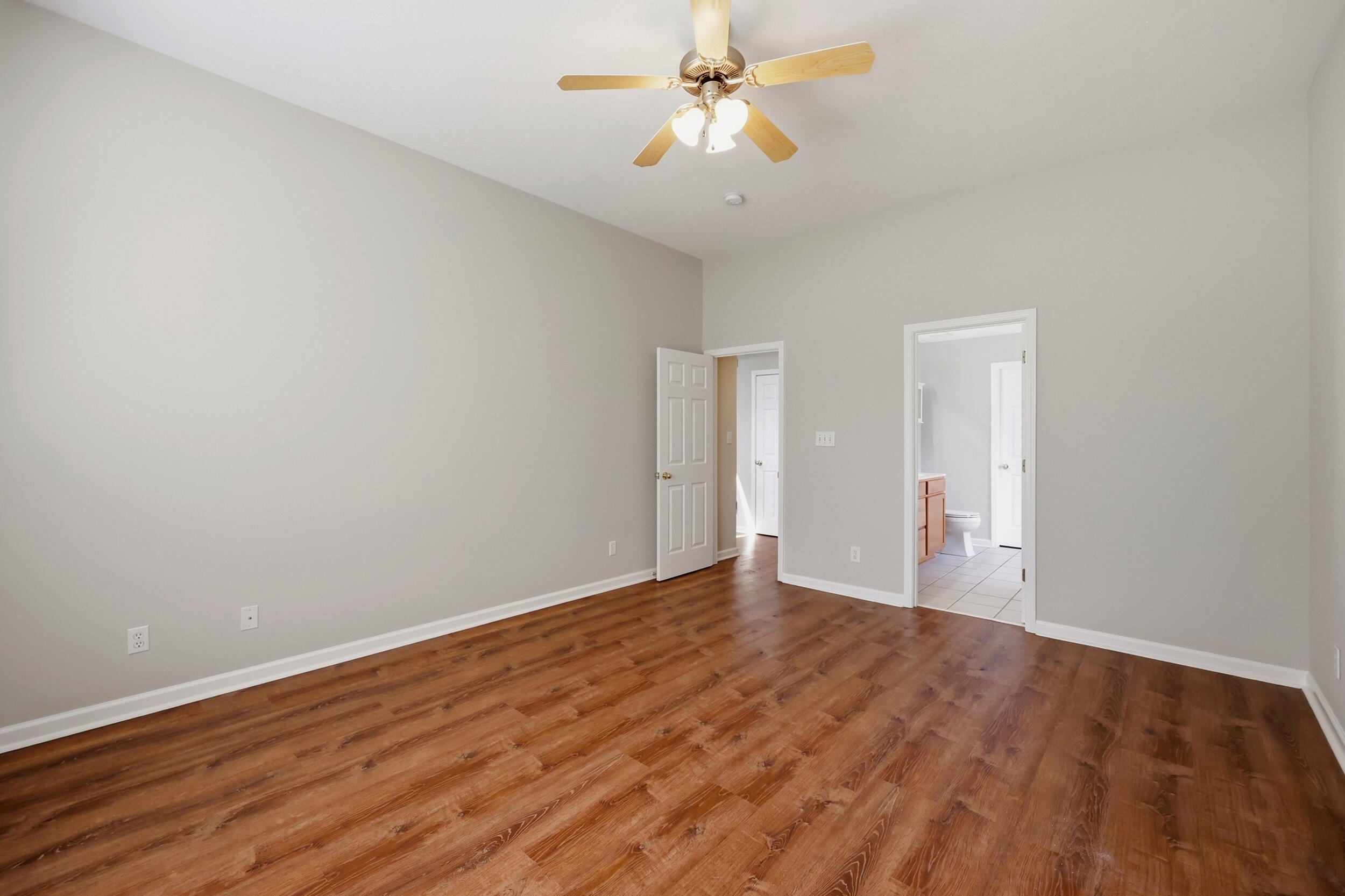 860 White Wood Flat Property Photo 25