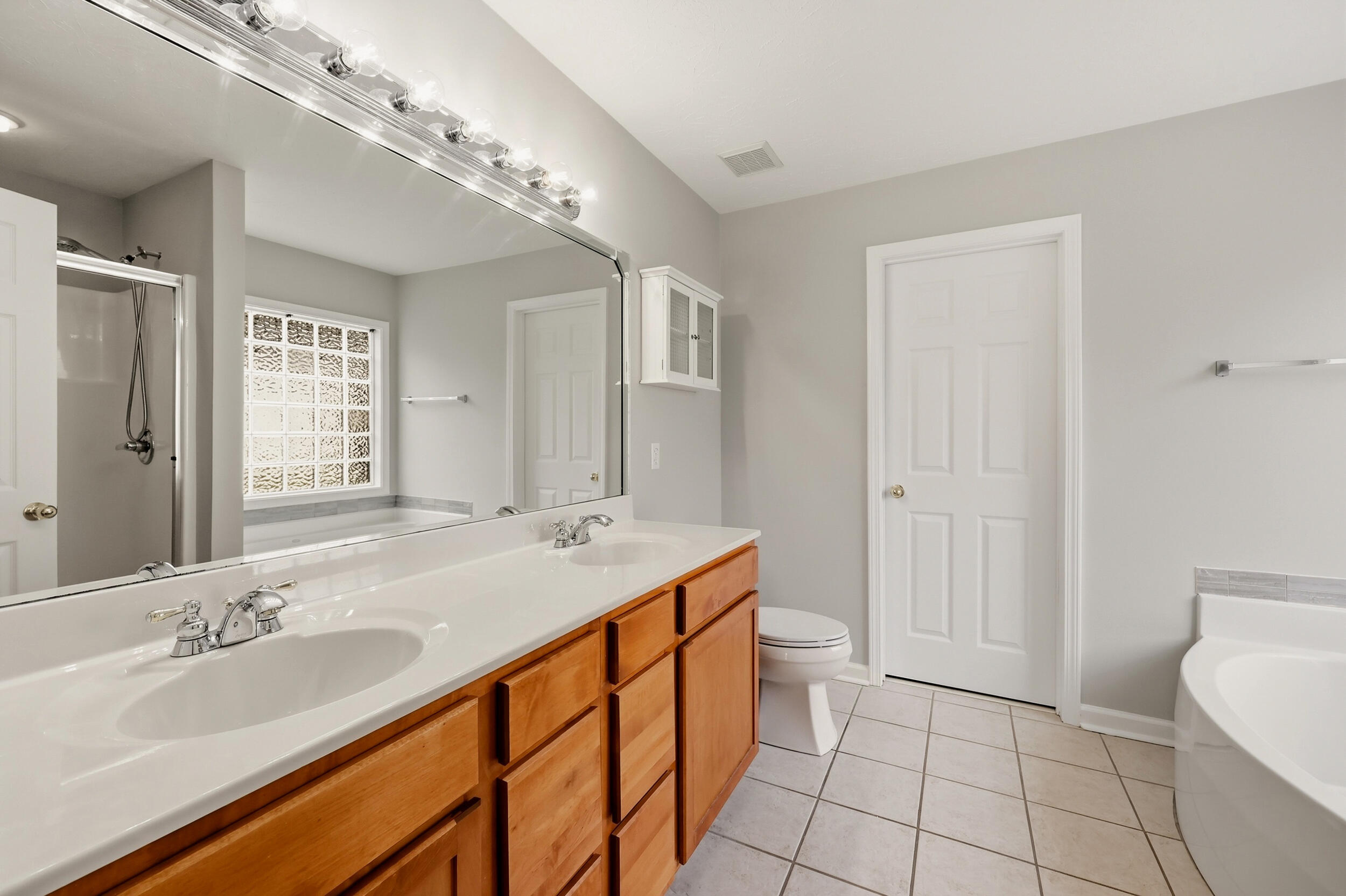 860 White Wood Flat Property Photo 26