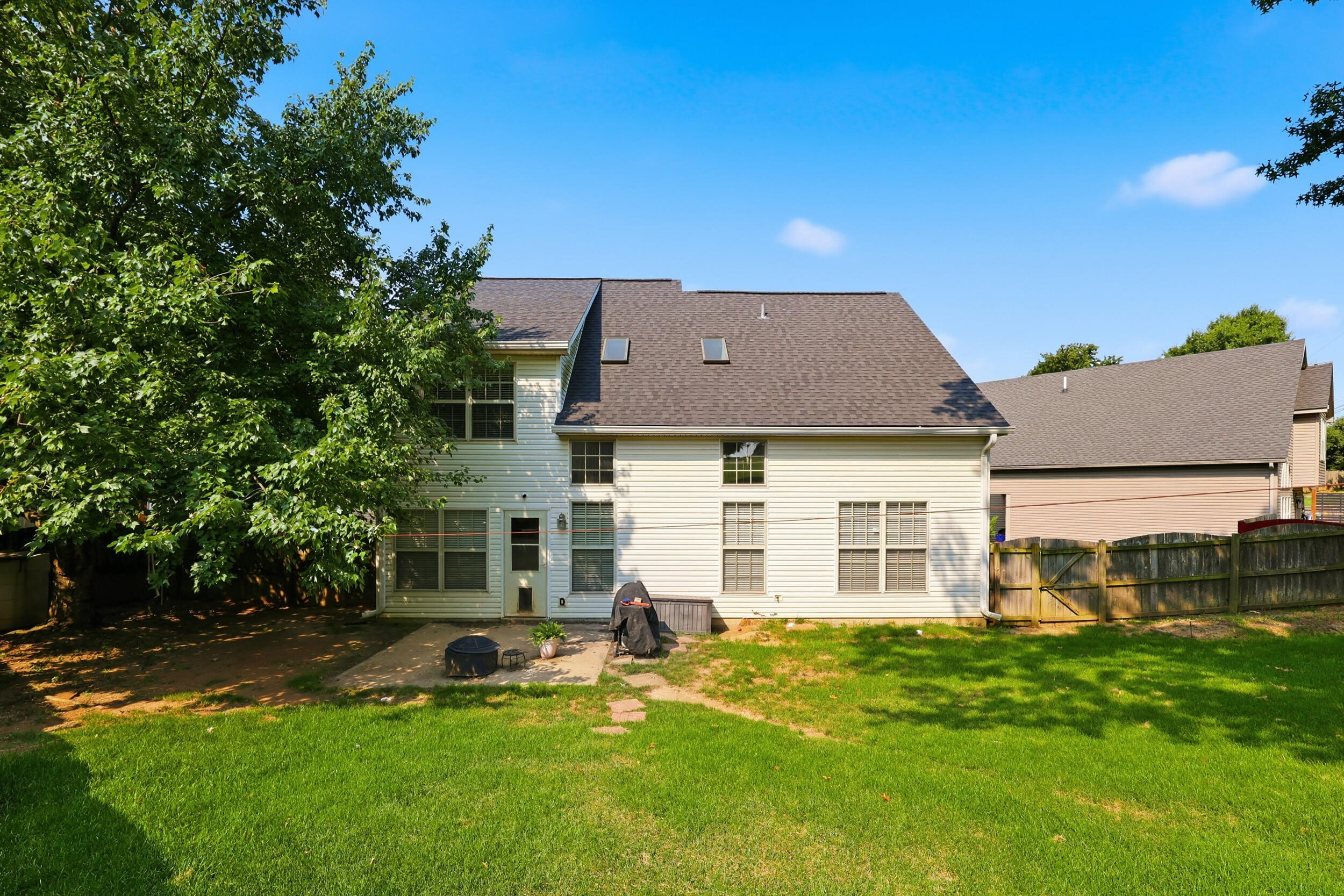 860 White Wood Flat Property Photo 42