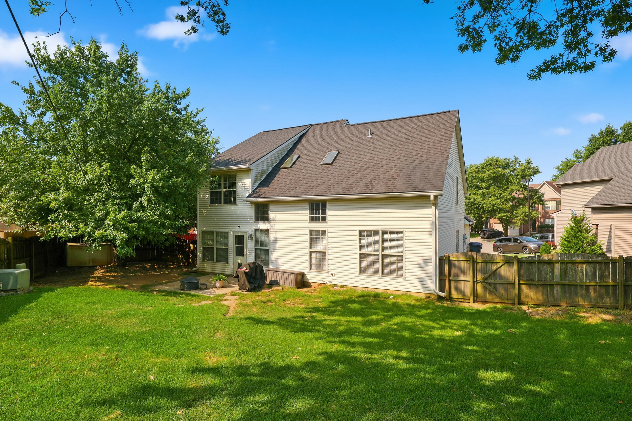 860 White Wood Flat Property Photo 43