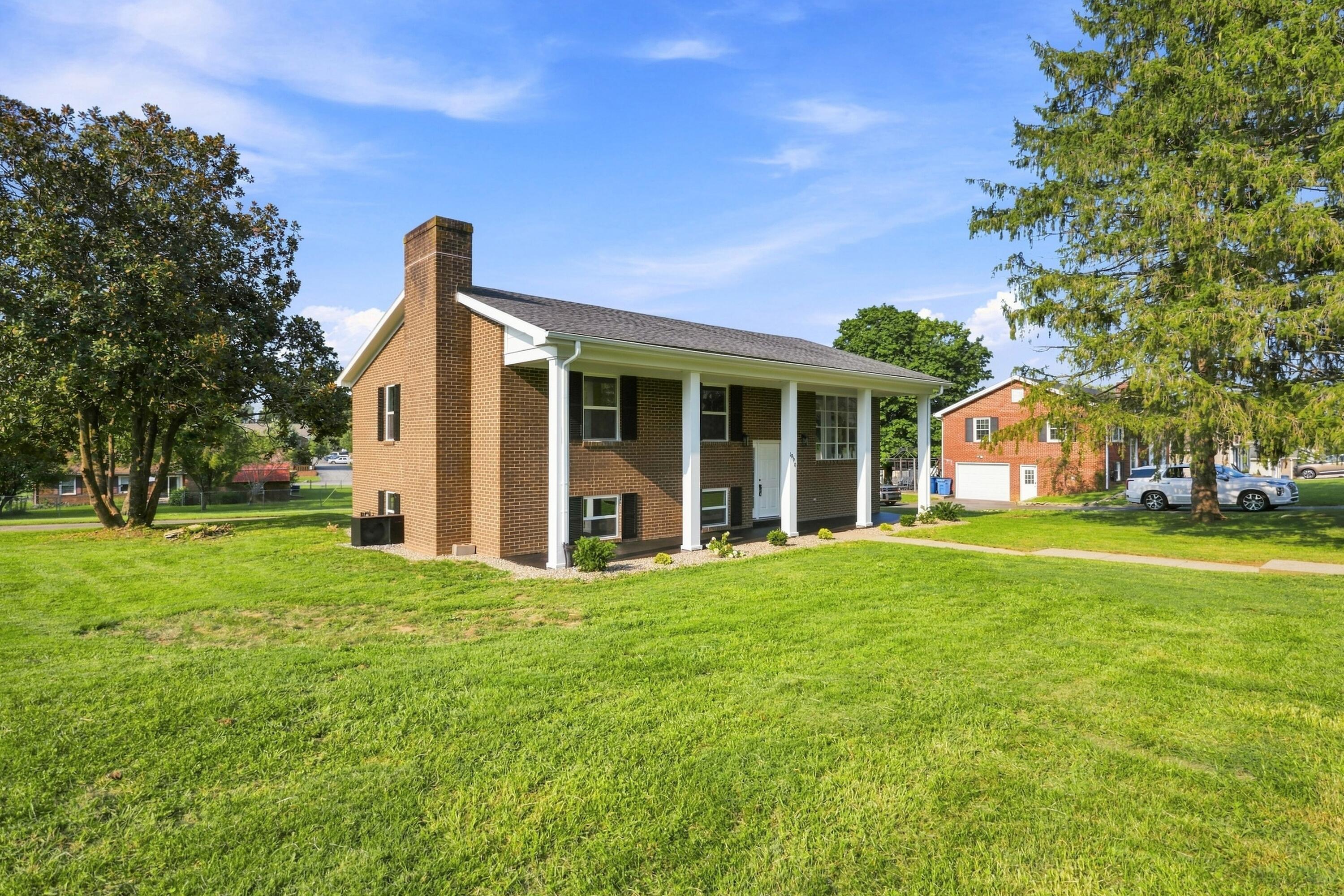 1000 Regency Road Property Photo 4