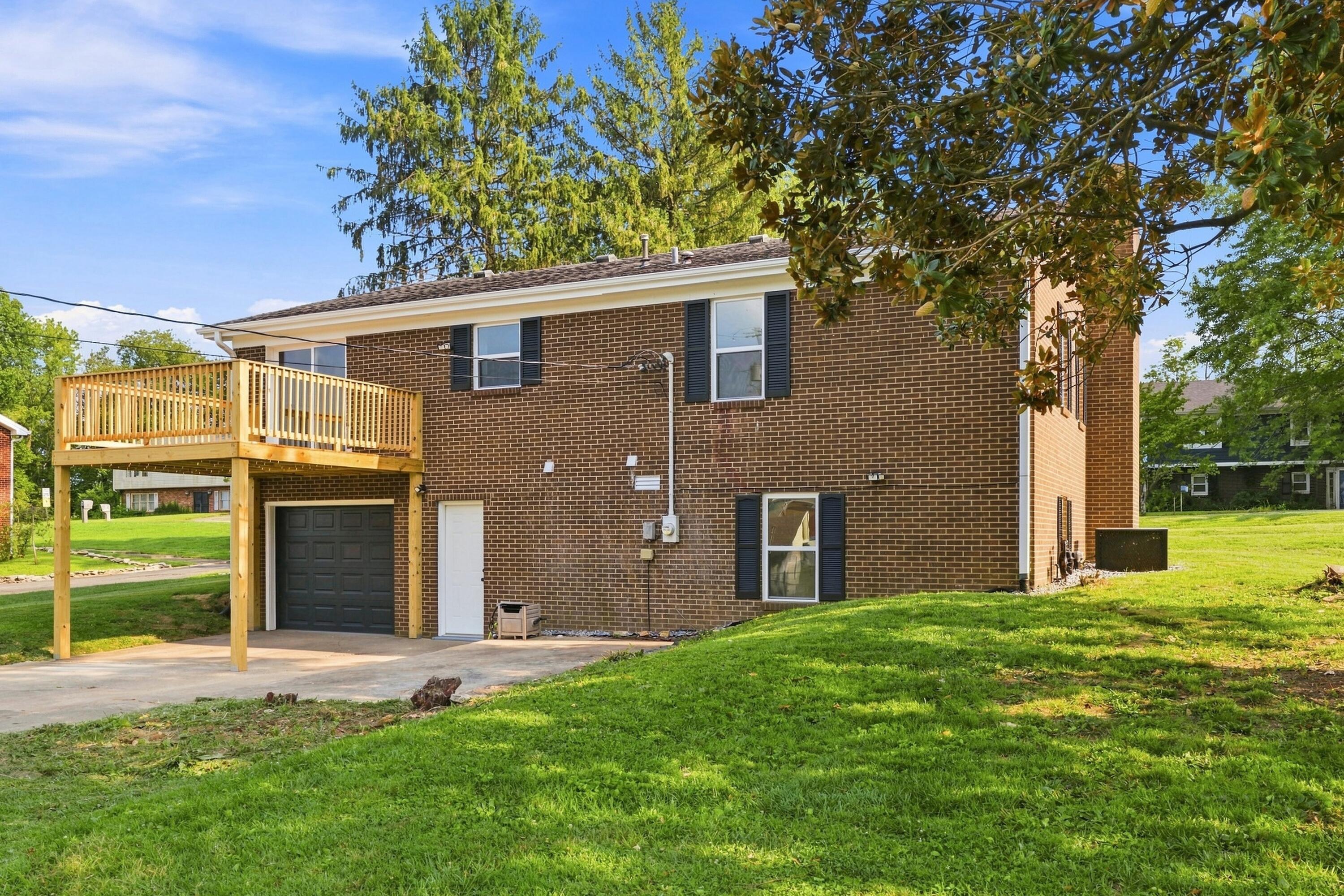 1000 Regency Road Property Photo 6