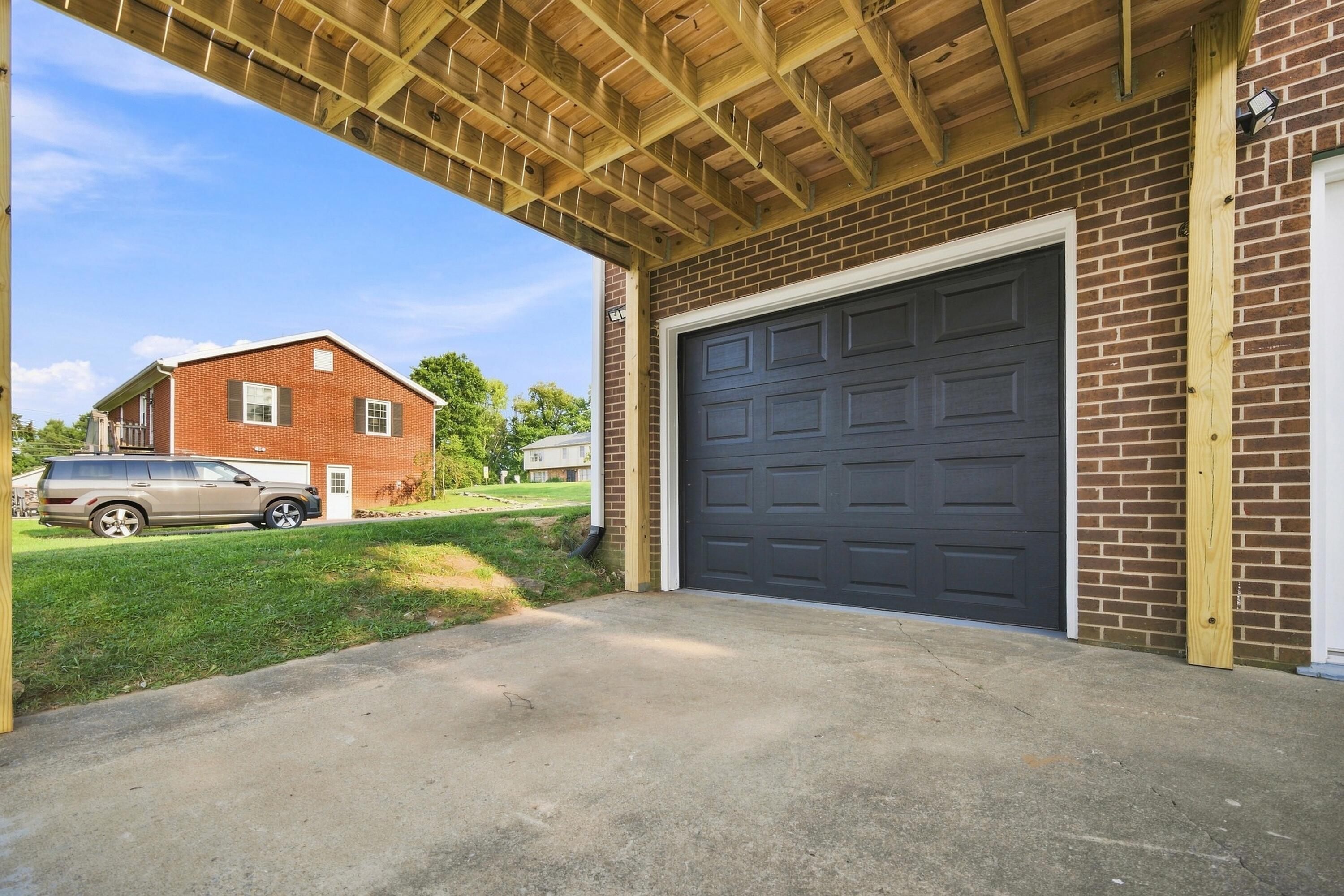 1000 Regency Road Property Photo 51